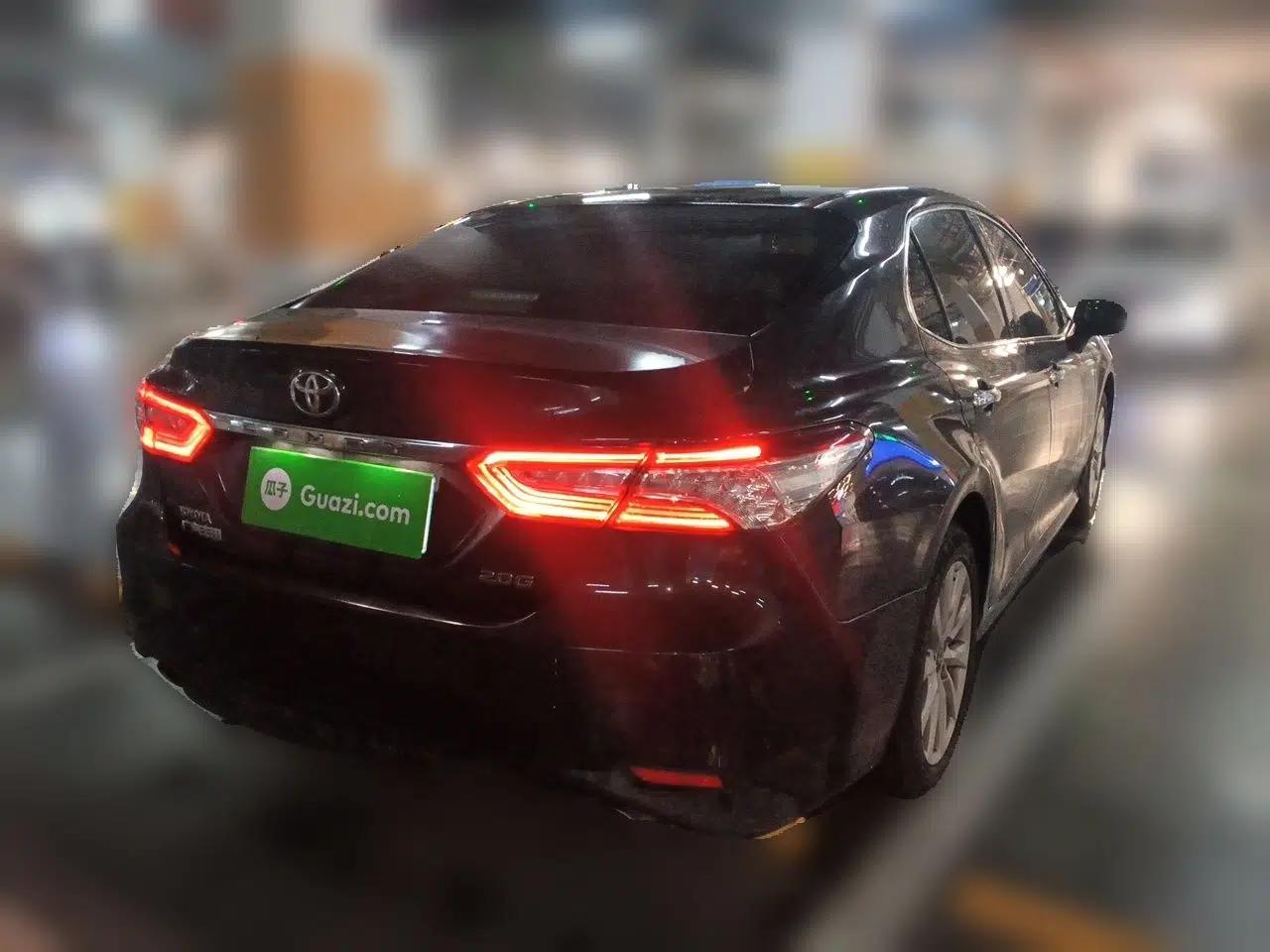 Toyota Camry 2018 2.0G Luxury Edition — миниатюра 6