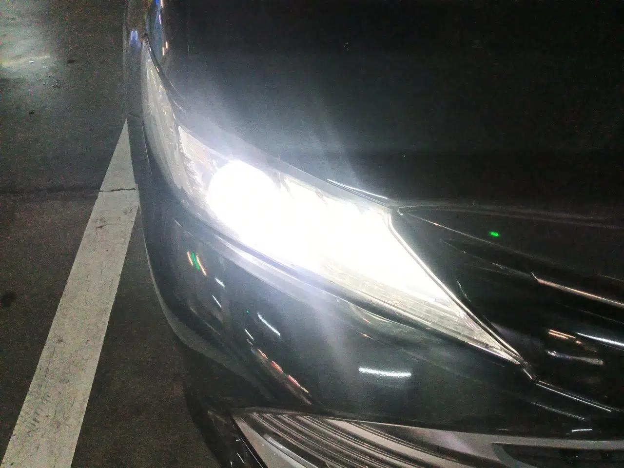 Toyota Camry 2018 2.0G Luxury Edition — миниатюра 7