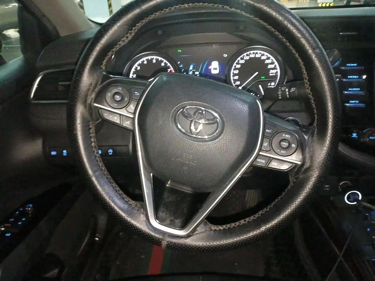 Toyota Camry 2018 2.0G Luxury Edition — миниатюра 10