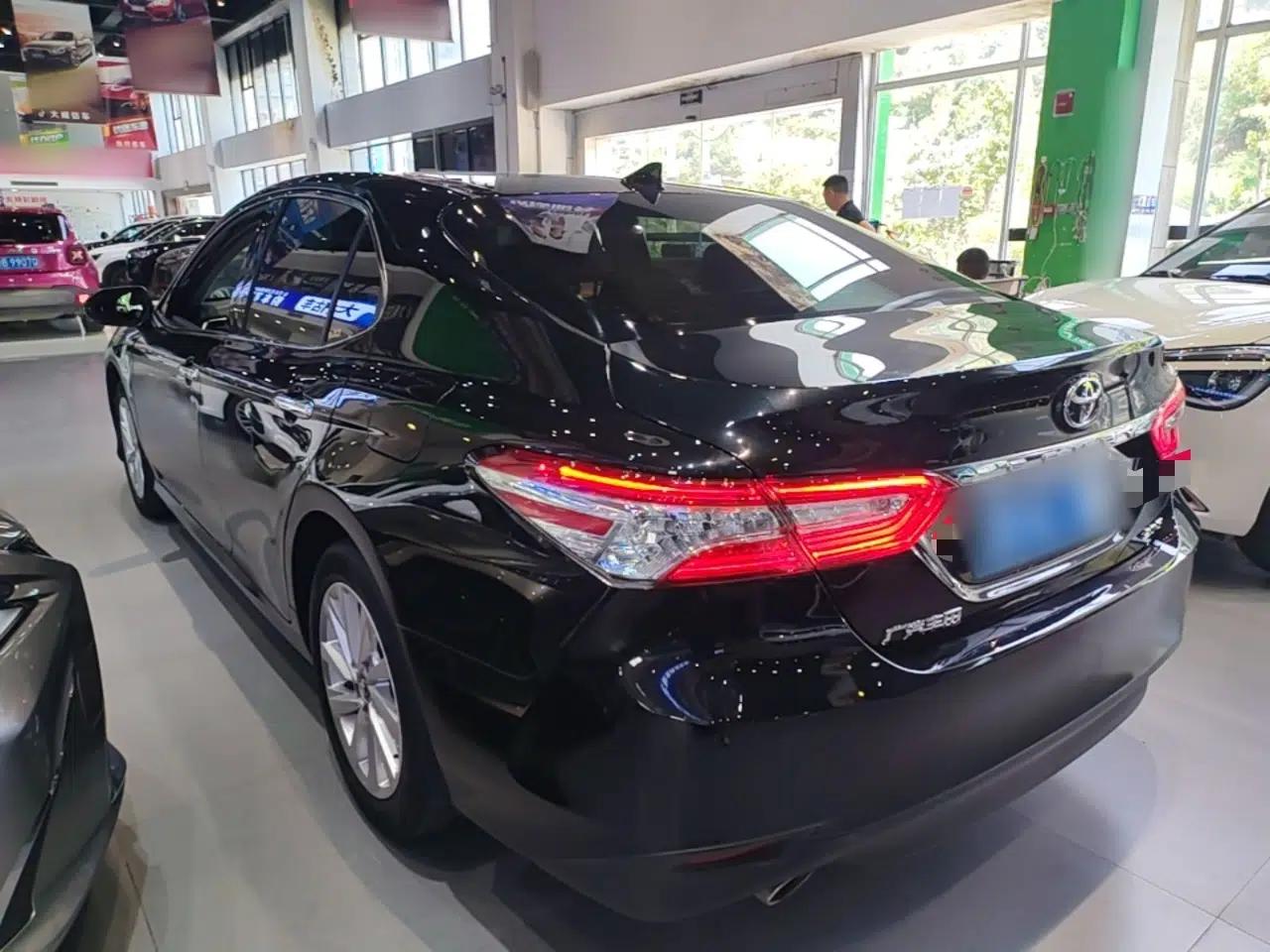 Toyota Camry 2021 2.0G Luxury Edition — миниатюра 4