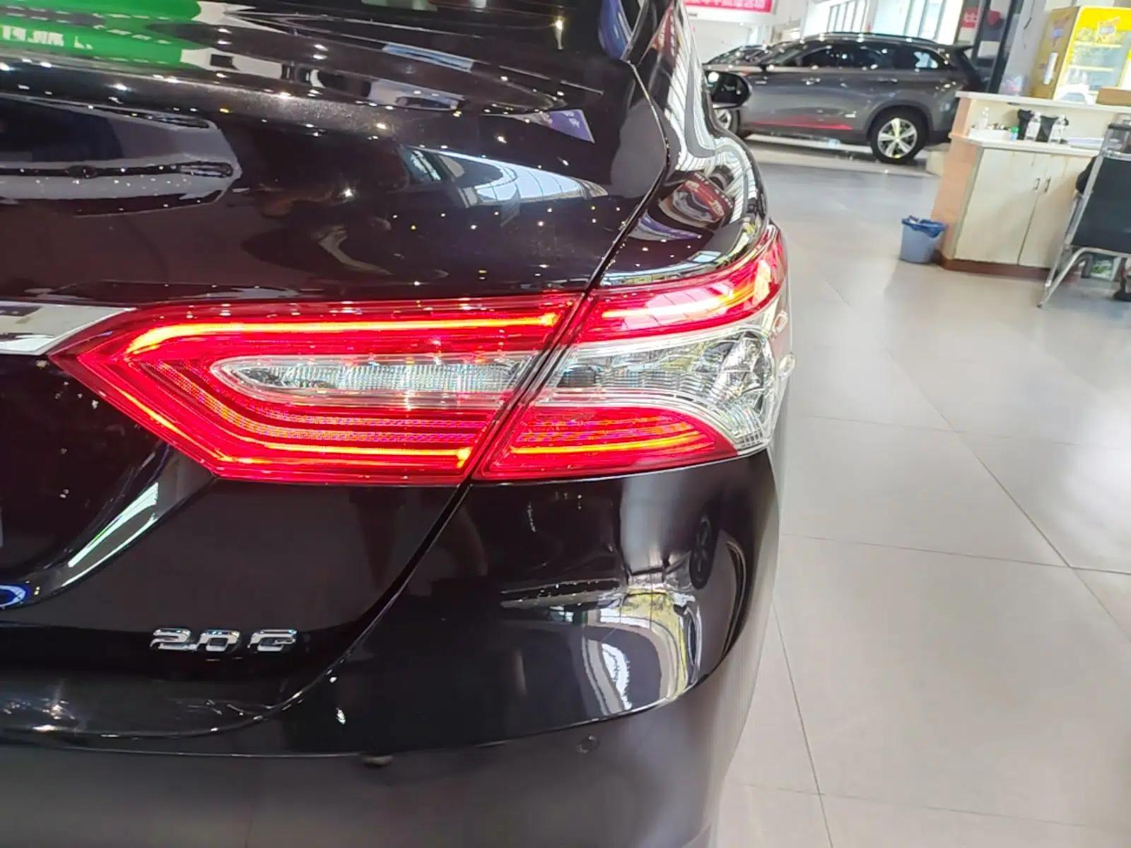 Toyota Camry 2021 2.0G Luxury Edition — миниатюра 9