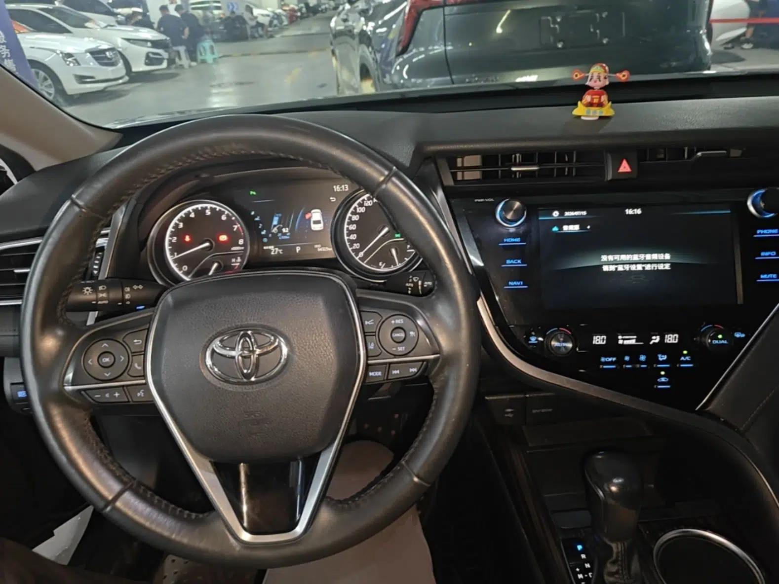 Toyota Camry 2019 Revised Version 2.0G Luxury Edition — миниатюра 12