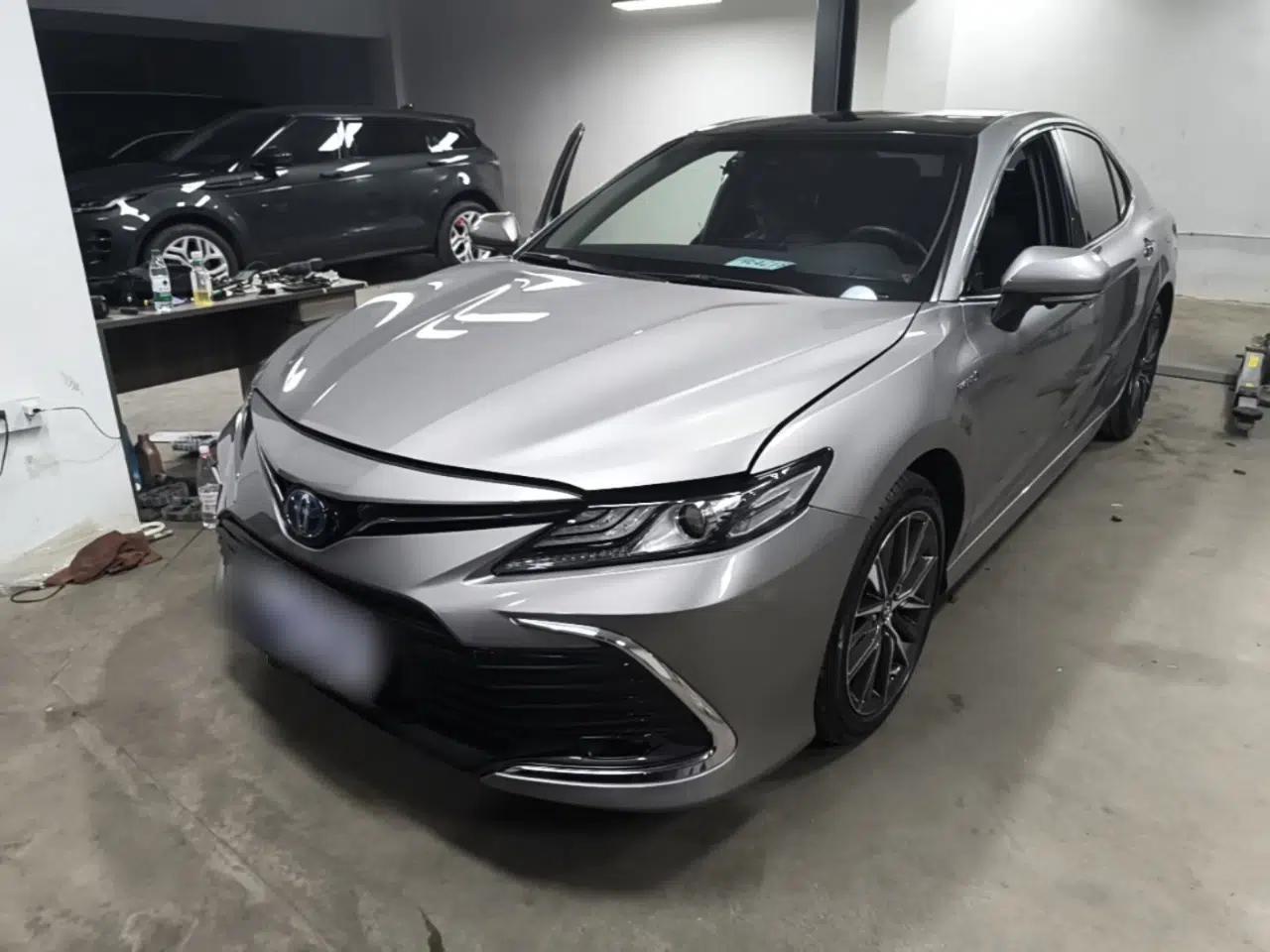 Toyota Camry 2021 Dual-Motor 2.5HG Luxury Edition — миниатюра 1