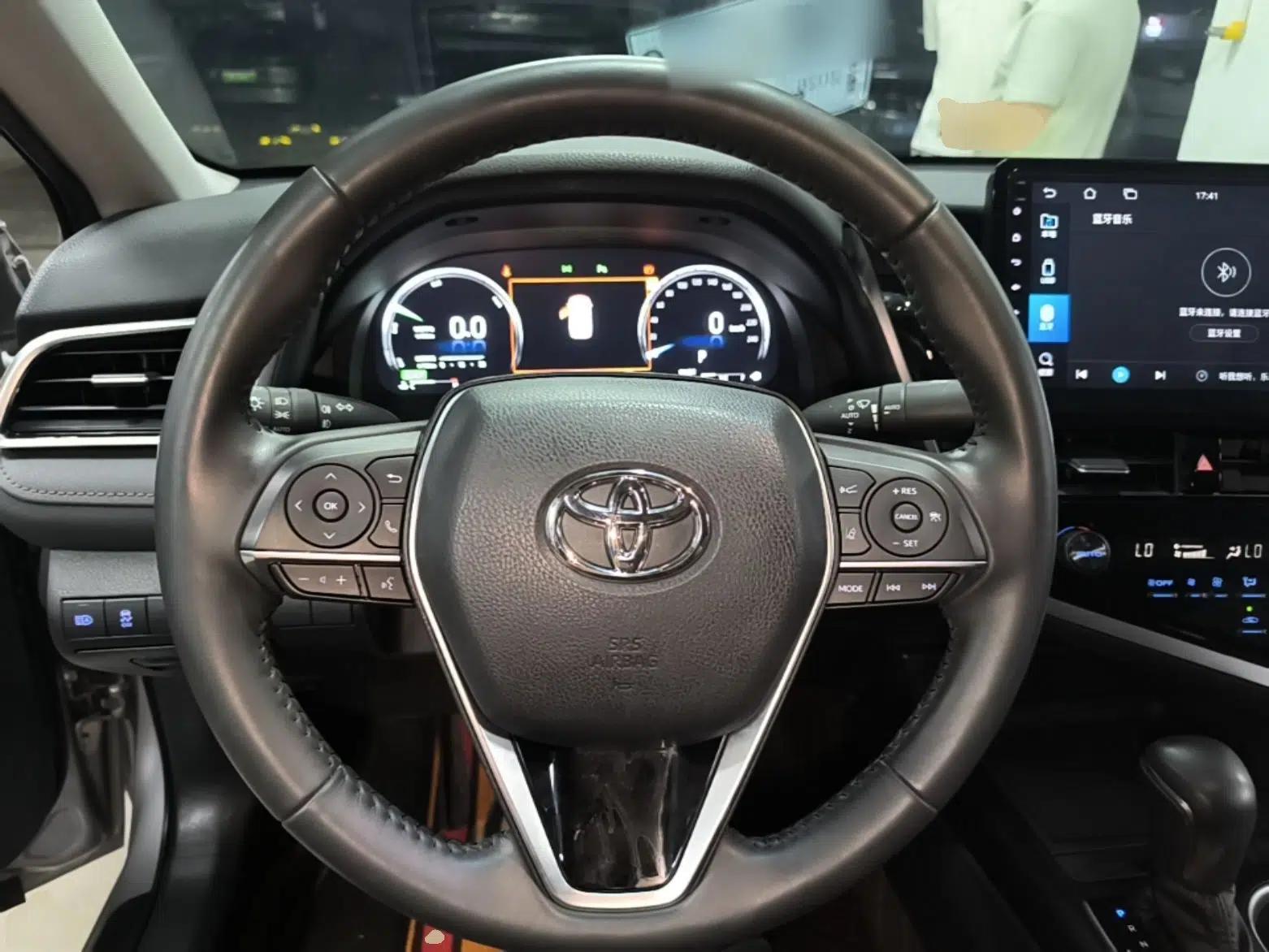 Toyota Camry 2021 Dual-Motor 2.5HG Luxury Edition — миниатюра 18