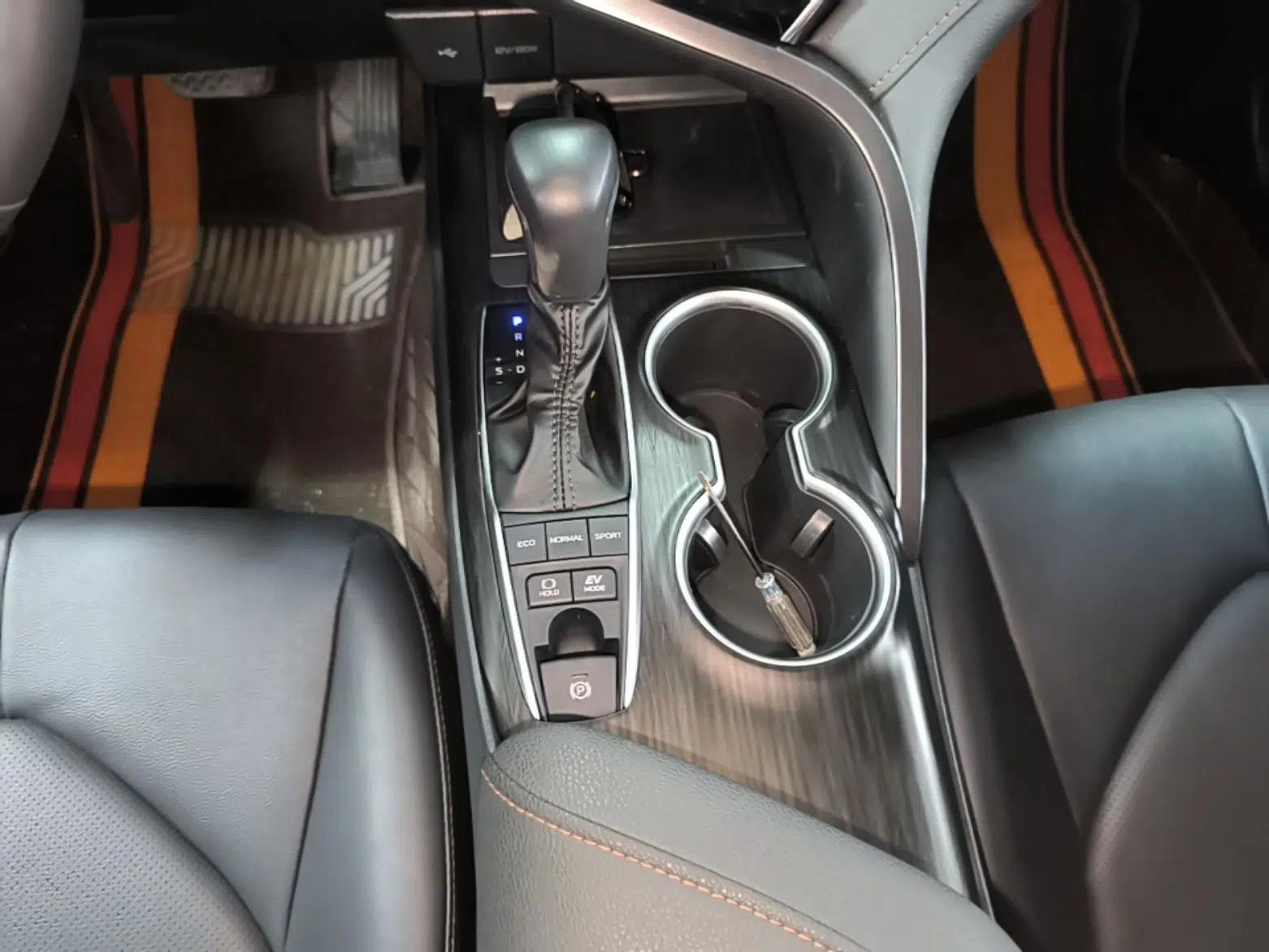 Toyota Camry 2021 Dual-Motor 2.5HG Luxury Edition — миниатюра 21