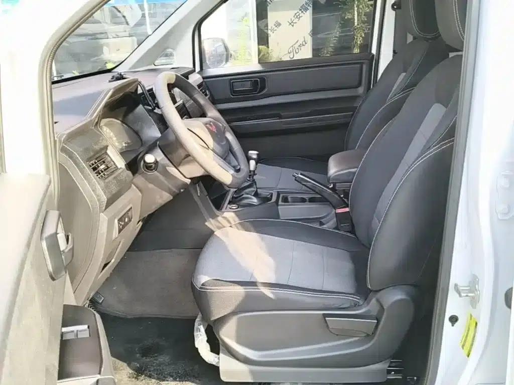 Wuling Hongguang PLUS 2019 1.5T Manual Standard 5-Seater — миниатюра 15