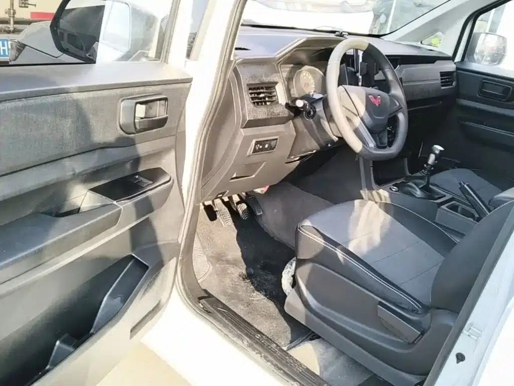 Wuling Hongguang PLUS 2019 1.5T Manual Standard 5-Seater — миниатюра 16