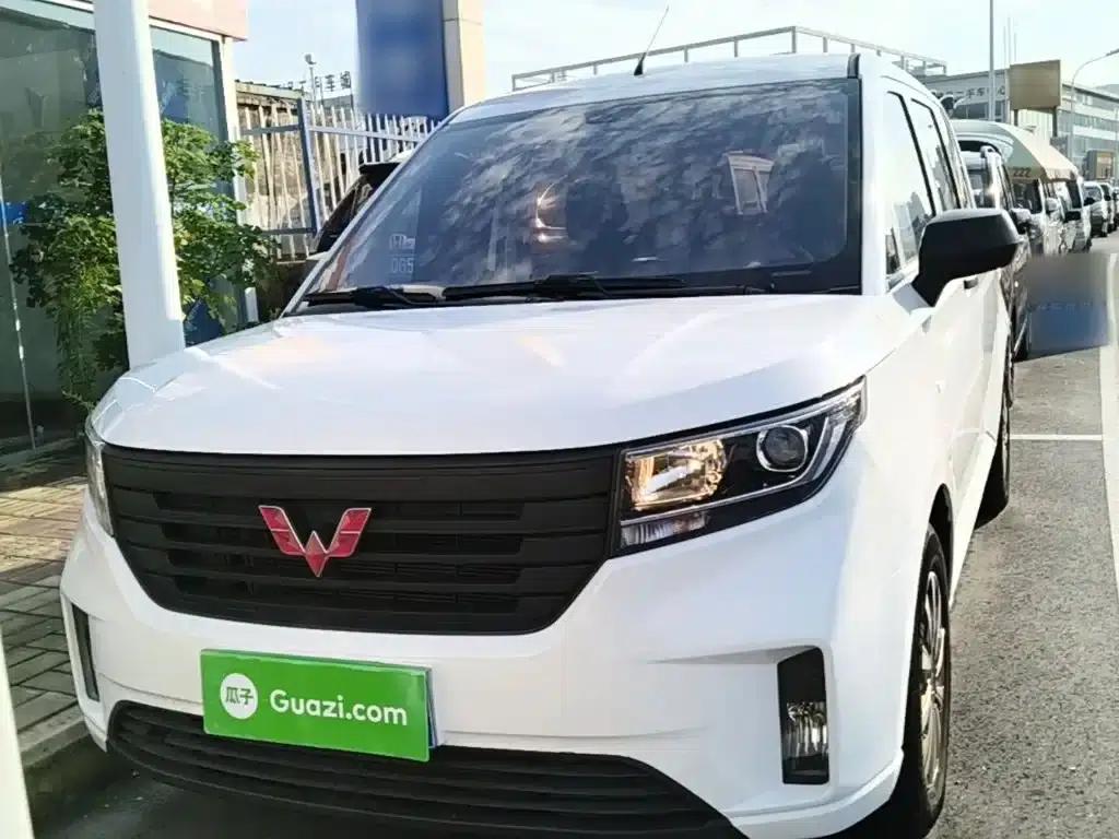 Wuling Hongguang PLUS 2019 1.5T Manual Standard 5-Seater — миниатюра 3
