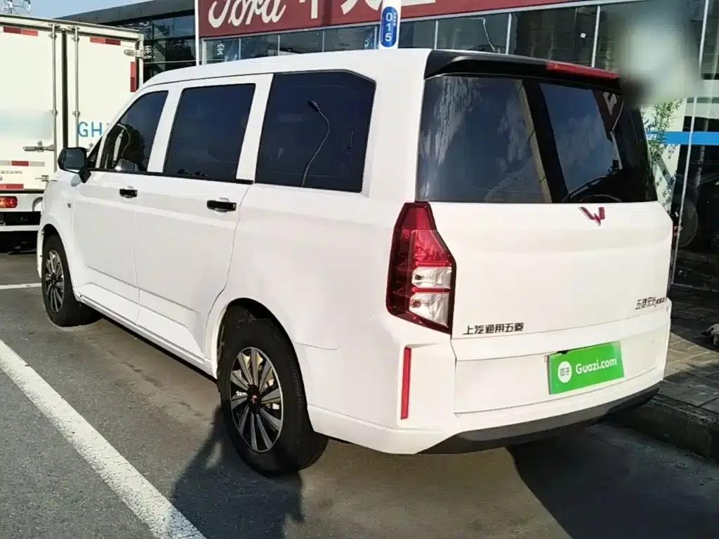 Wuling Hongguang PLUS 2019 1.5T Manual Standard 5-Seater — миниатюра 5