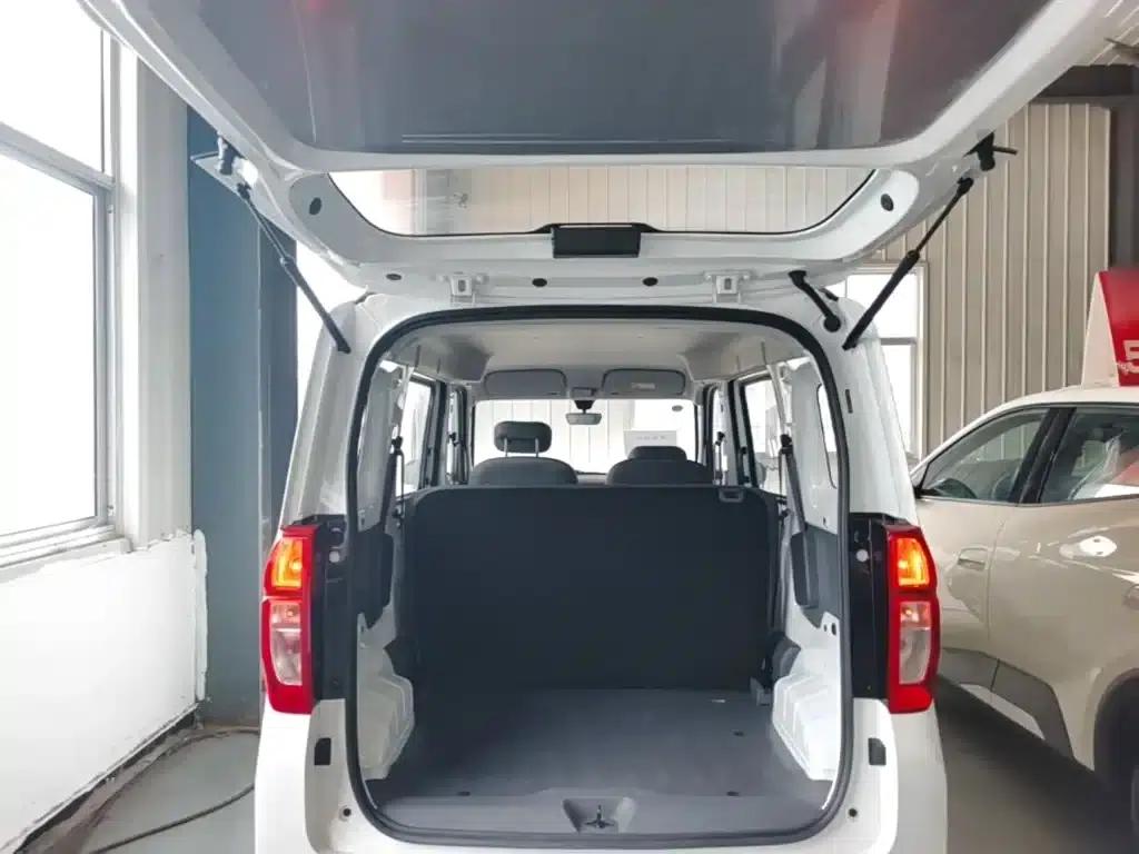 Wuling Sunshine New Energy 2025 Model 305km/h Progressive Edition — миниатюра 19