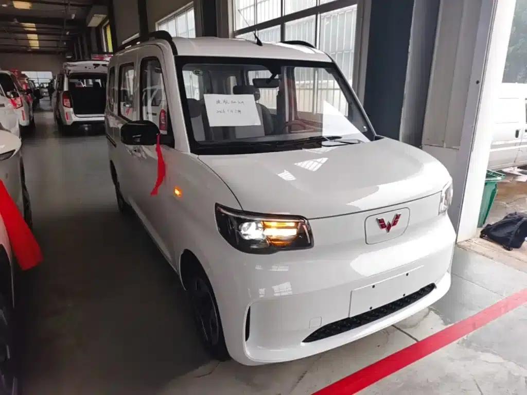 Wuling Sunshine New Energy 2025 Model 305km/h Progressive Edition — миниатюра 4
