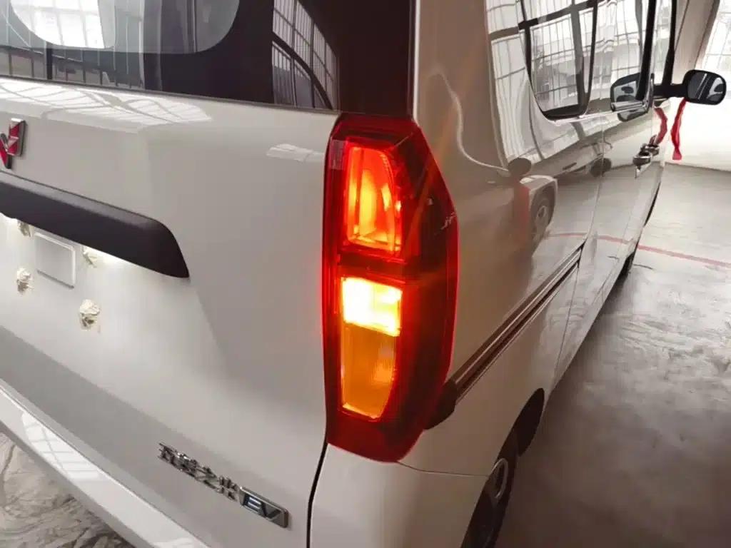 Wuling Sunshine New Energy 2025 Model 305km/h Progressive Edition — миниатюра 8
