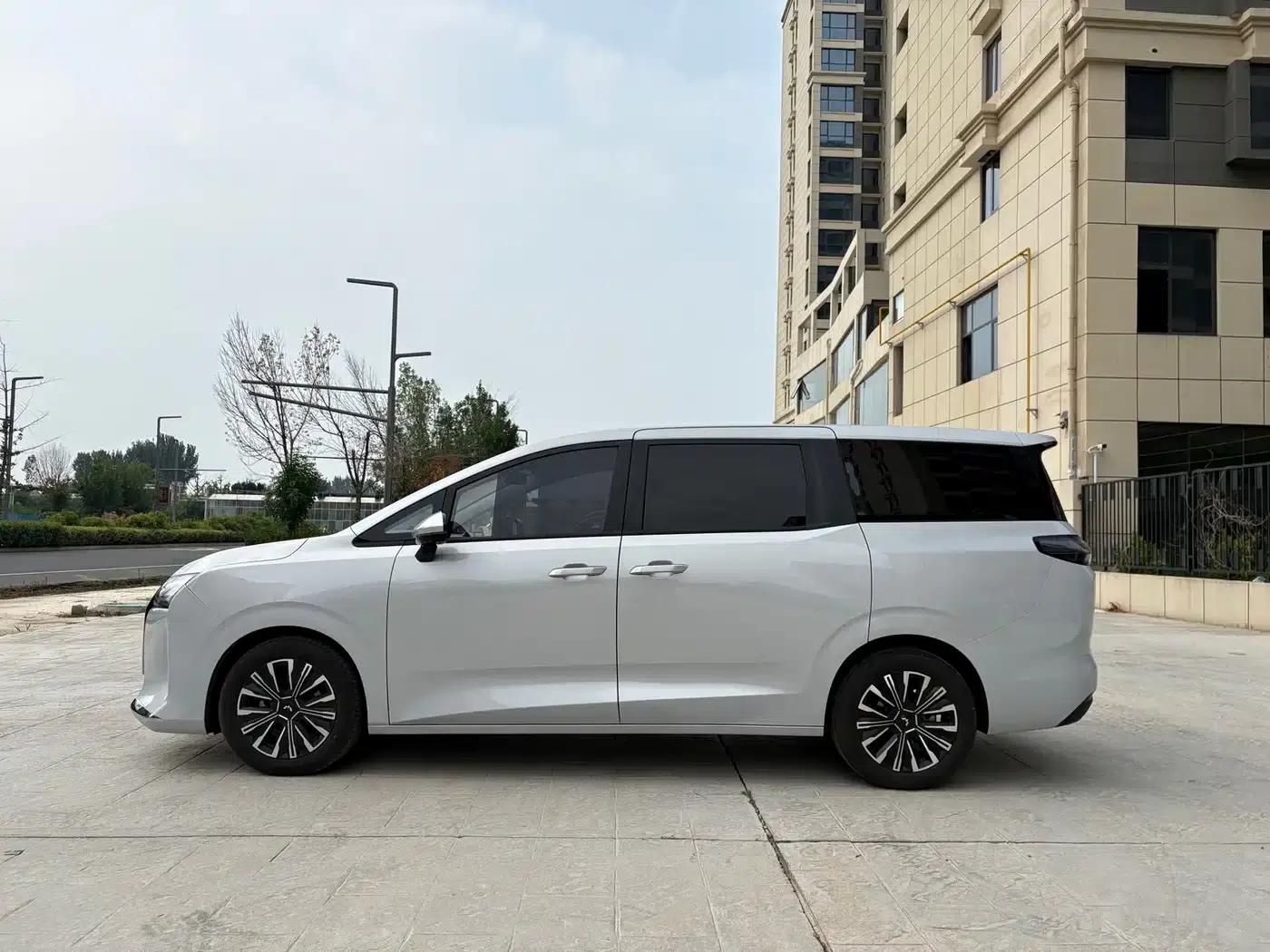 Starlight 730 2025 1.5T CVT Elite — миниатюра 7