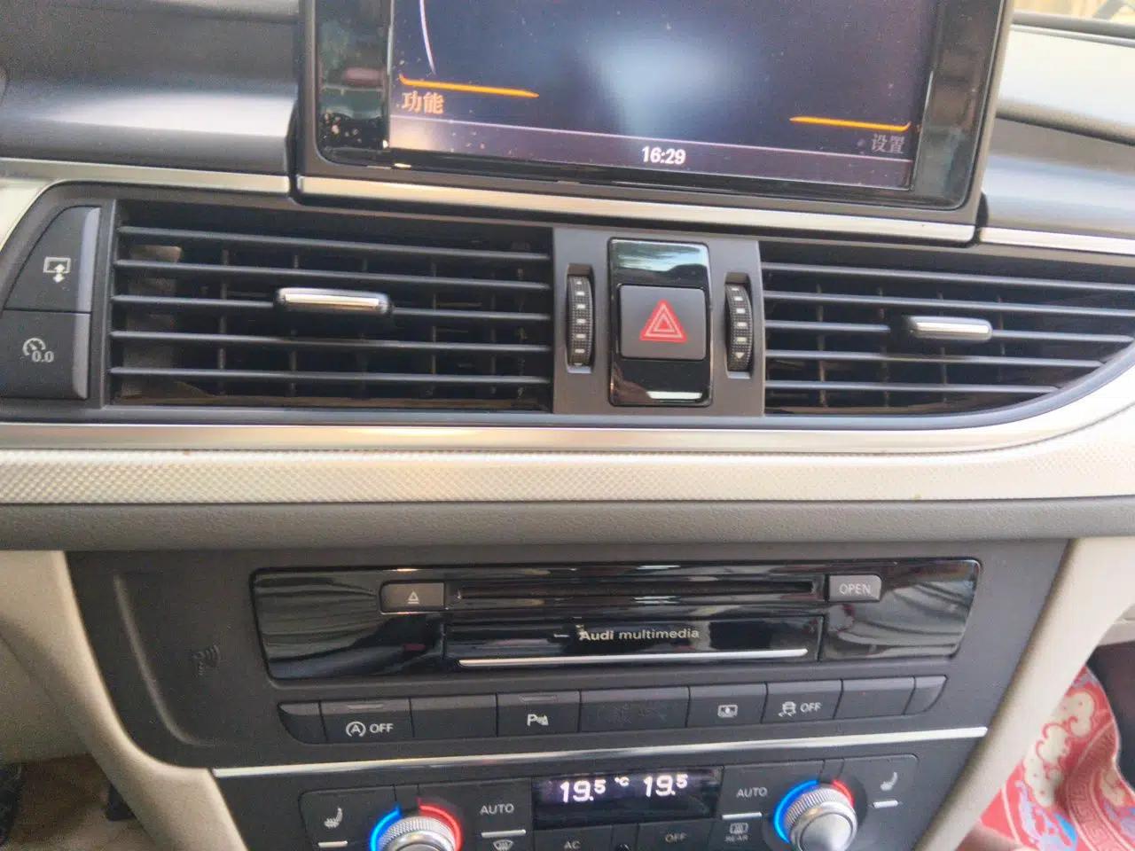 Audi A6L 2012 TFSI Comfort Model — миниатюра 13