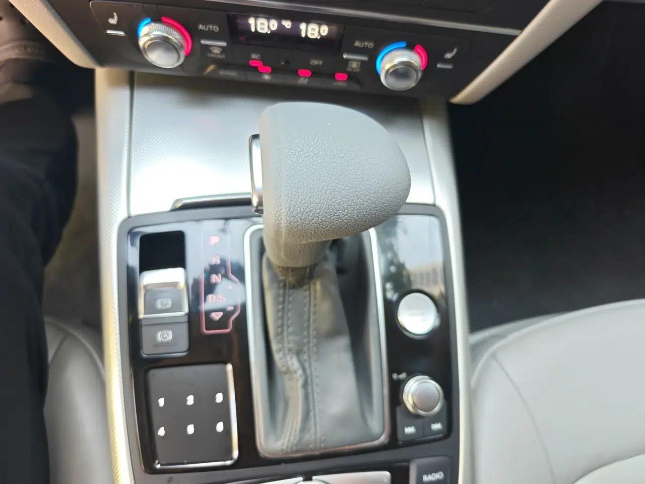 Audi A6L 2012 TFSI Standard Model — миниатюра 14