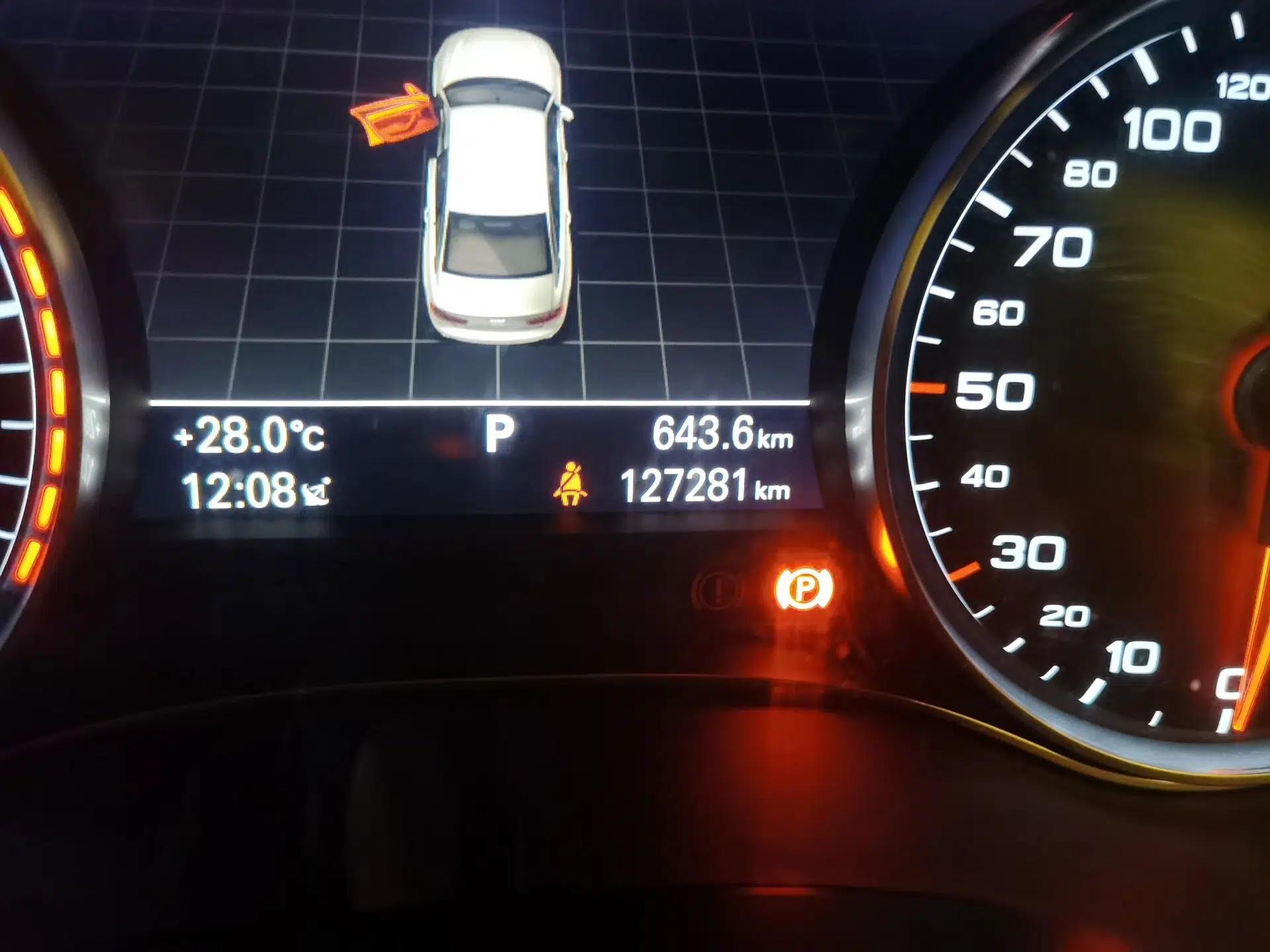 Audi A6L 2014 TFSI Standard Model — миниатюра 12