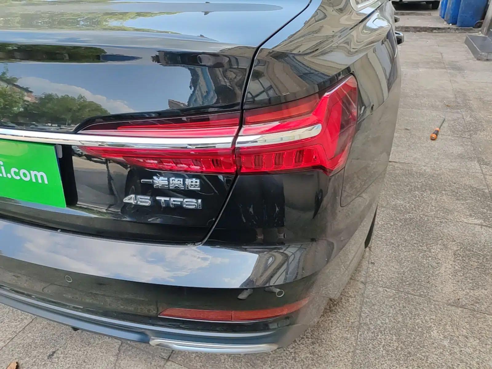 Audi A6L 2019 40 TFSI Luxury Dynamic Model — миниатюра 9