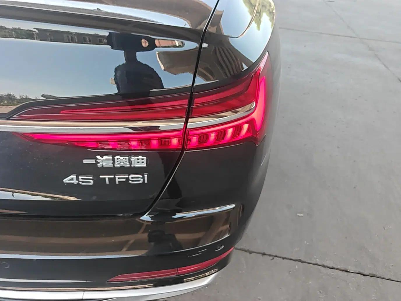 Audi A6L 2023 Revised 40 TFSI Luxury Dynamic Edition — миниатюра 9