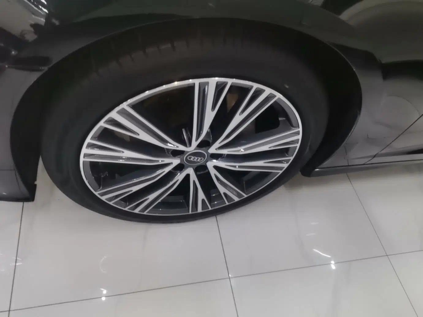Audi A6L 2024 40 TFSI Luxury Dynamic Edition — миниатюра 10