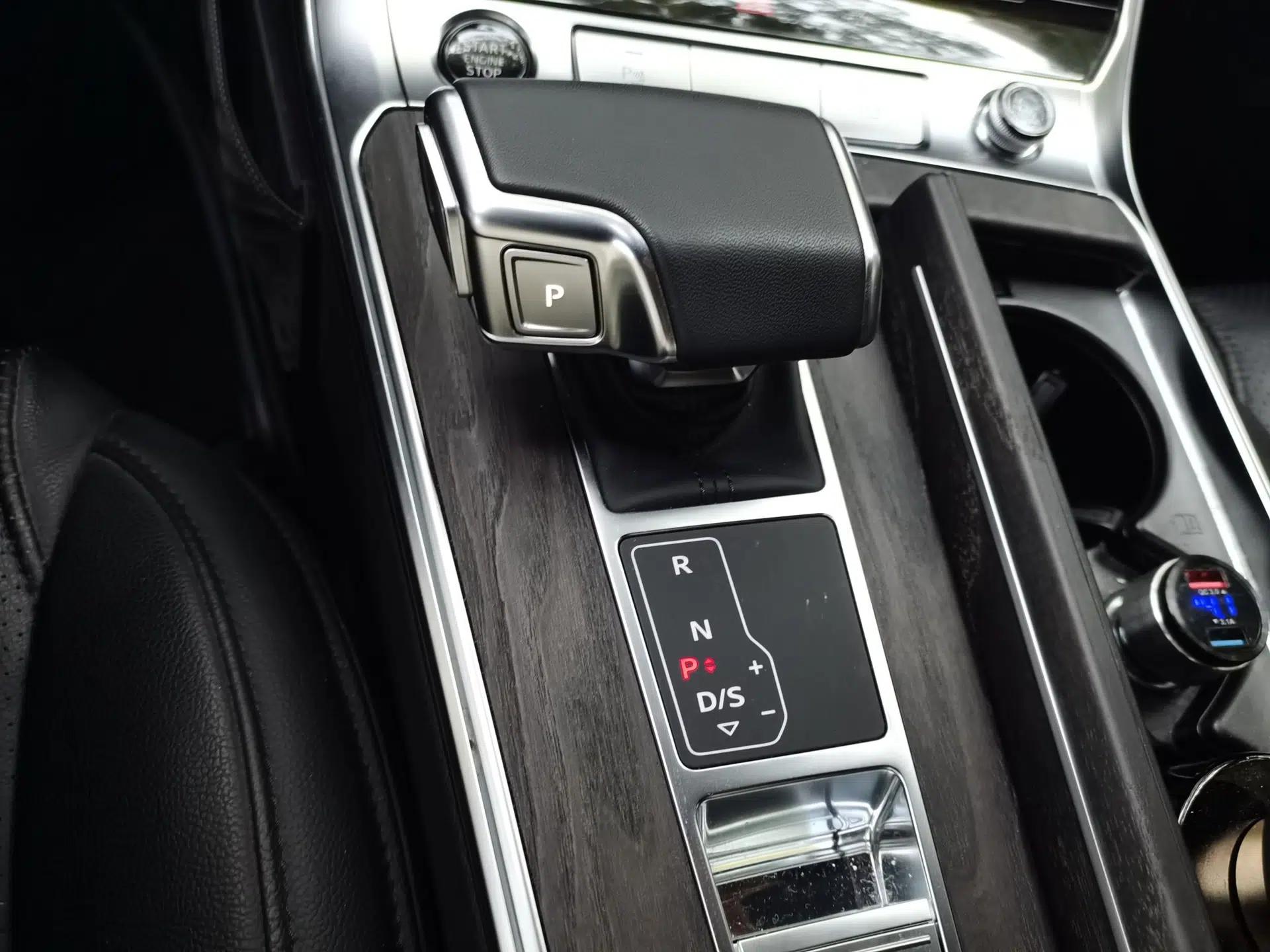 Audi A6L 2023 Revised Edition 45 TFSI quattro Prestige Dynamic Version — миниатюра 14