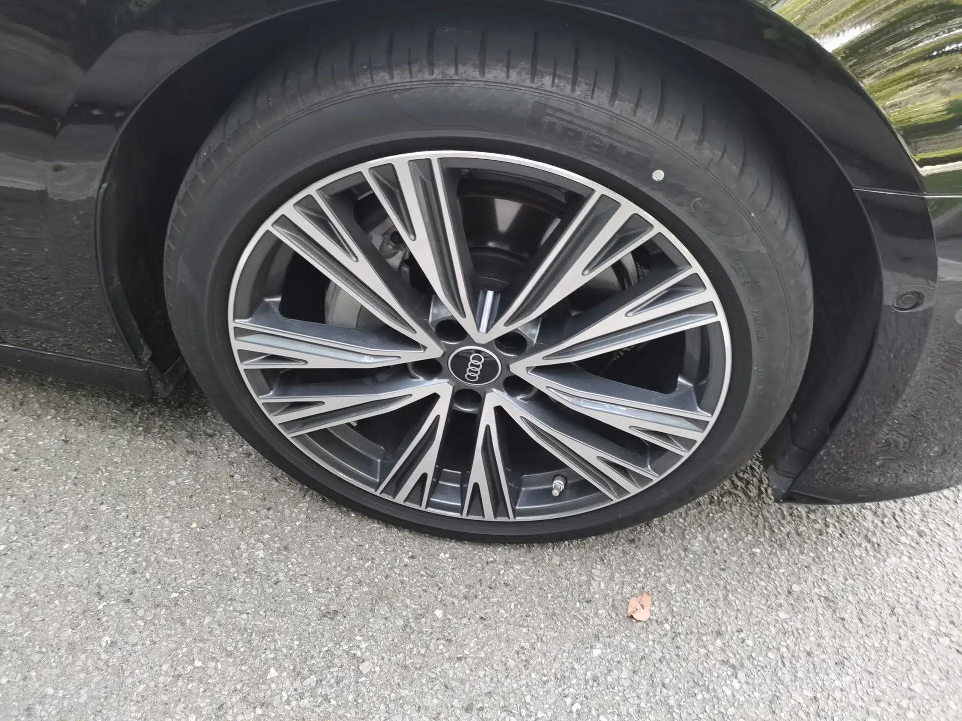 Audi A6L 2023 Revised Edition 45 TFSI quattro Prestige Dynamic Version — миниатюра 8