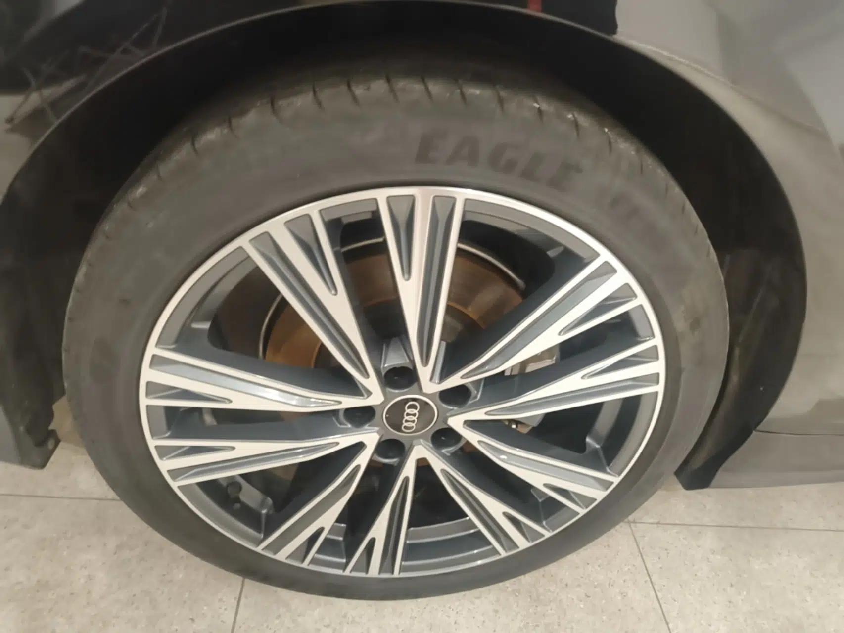 Audi A6L 2023 Revised Edition 45 TFSI quattro Prestige Dynamic Version — миниатюра 11