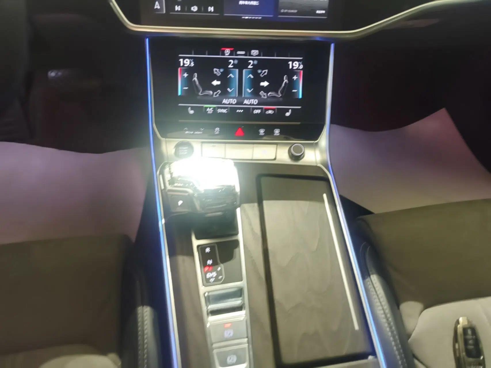 Audi A6L 2023 Revised Edition 45 TFSI quattro Prestige Dynamic Version — миниатюра 16