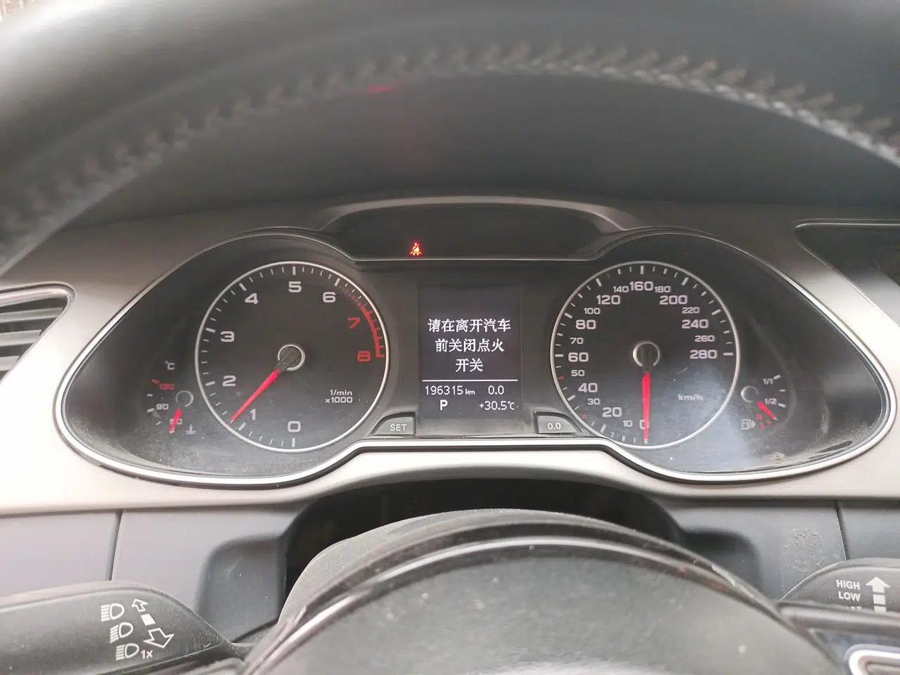 Audi A4L 2015 35 TFSI Automatic Comfort Model — миниатюра 11
