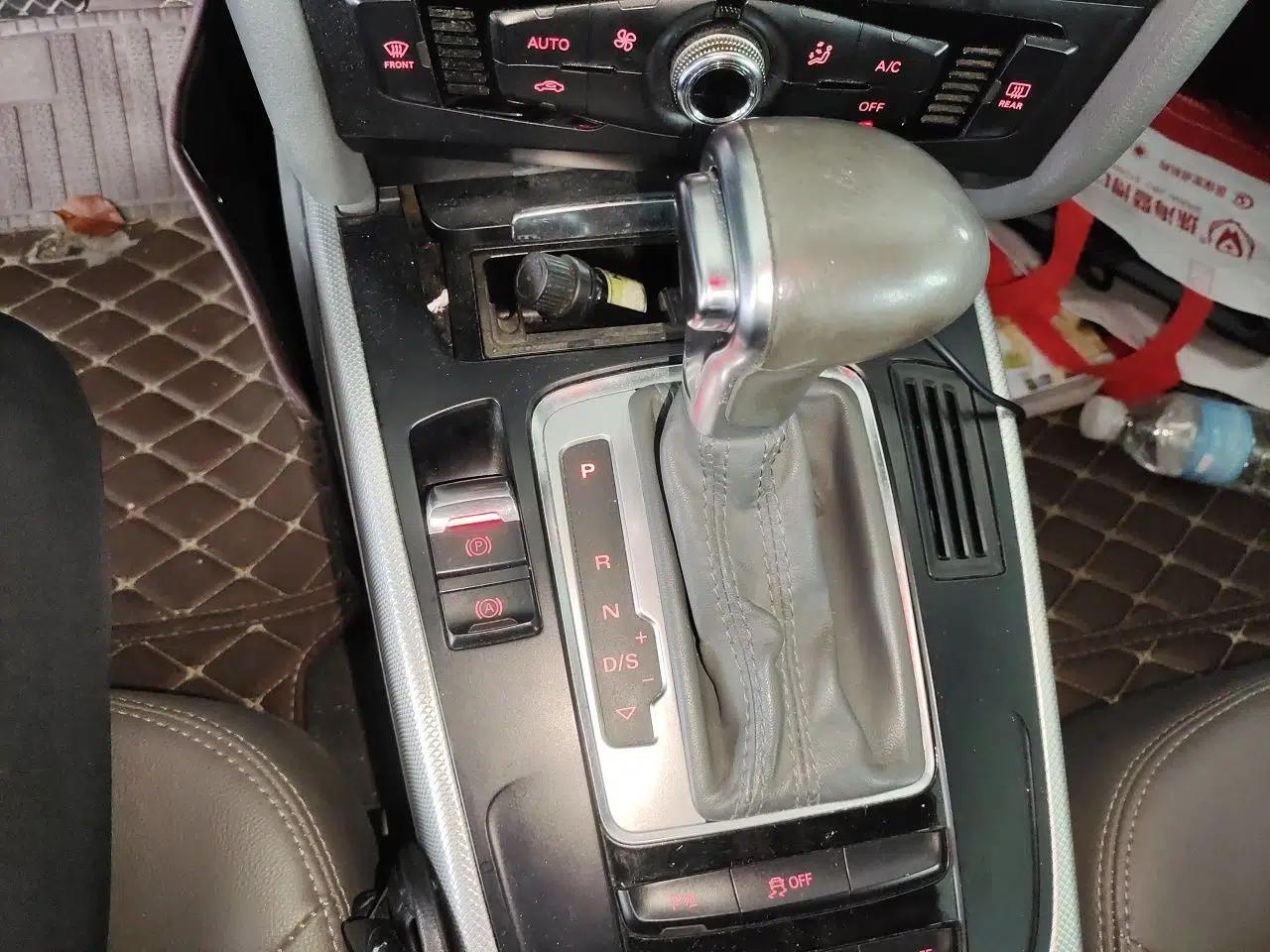 Audi A4L 2015 35 TFSI Automatic Standard Model — миниатюра 14