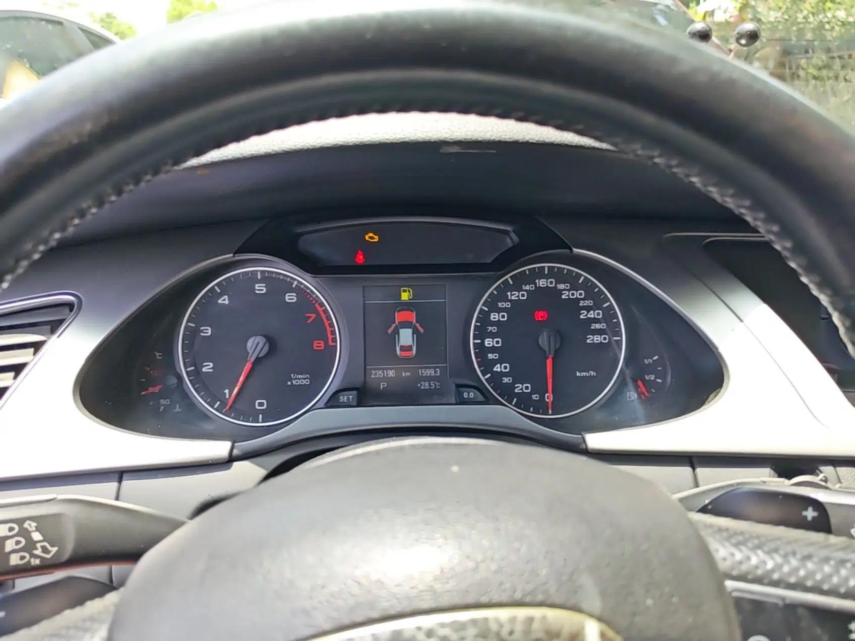 Audi A4L 2012 2.0 TFSI automatic sporty version — миниатюра 11