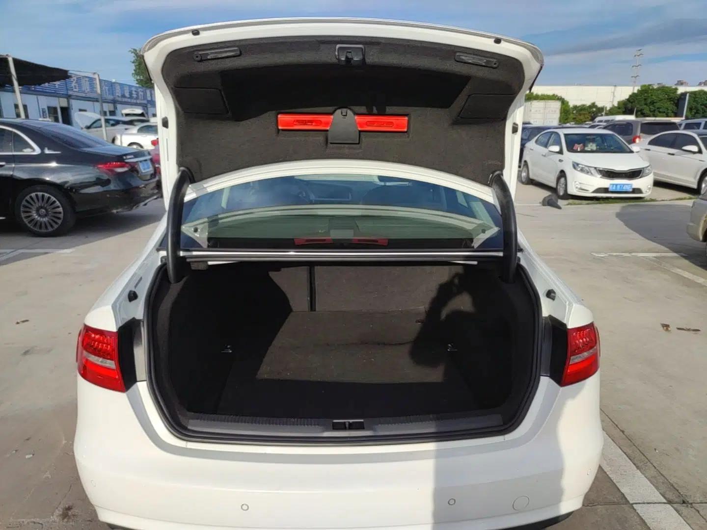 Audi A4L 2015 35 TFSI Automatic Technology Model — миниатюра 22