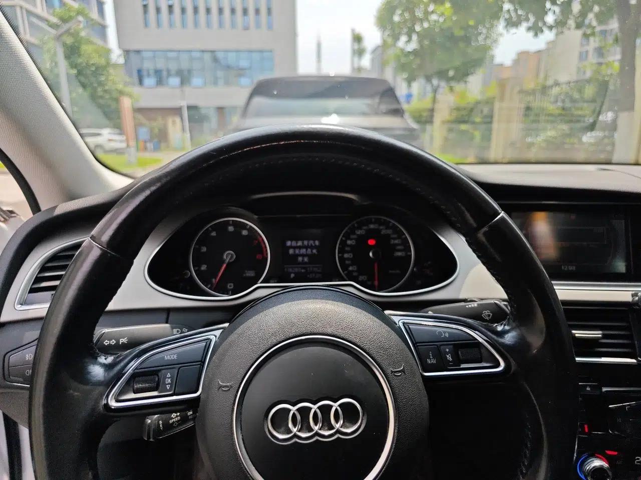 Audi A4L 2015 35 TFSI Millionth Anniversary Comfort Edition — миниатюра 11