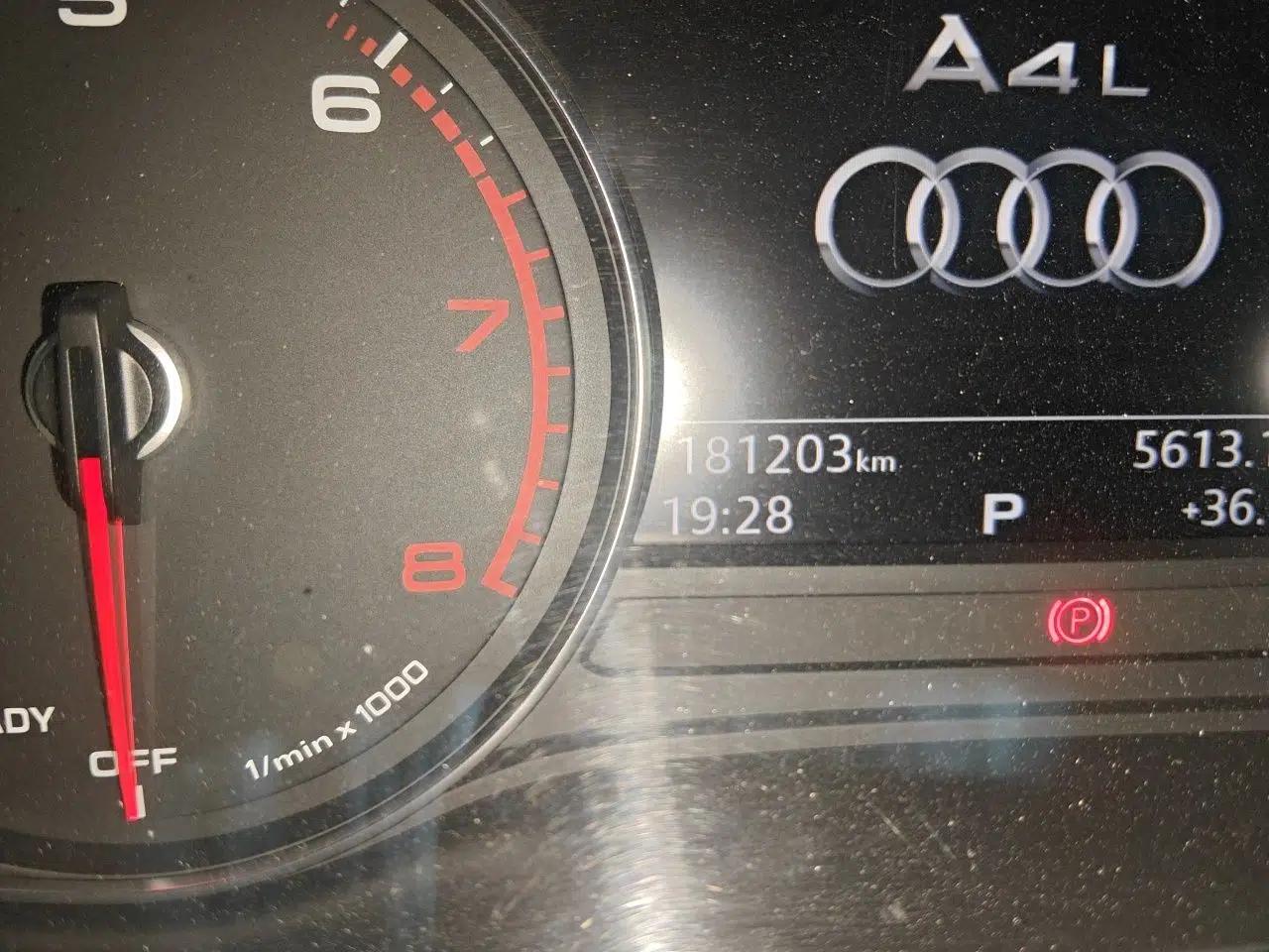 Audi A4L 2017 Plus 40 TFSI Fashion Model — миниатюра 12