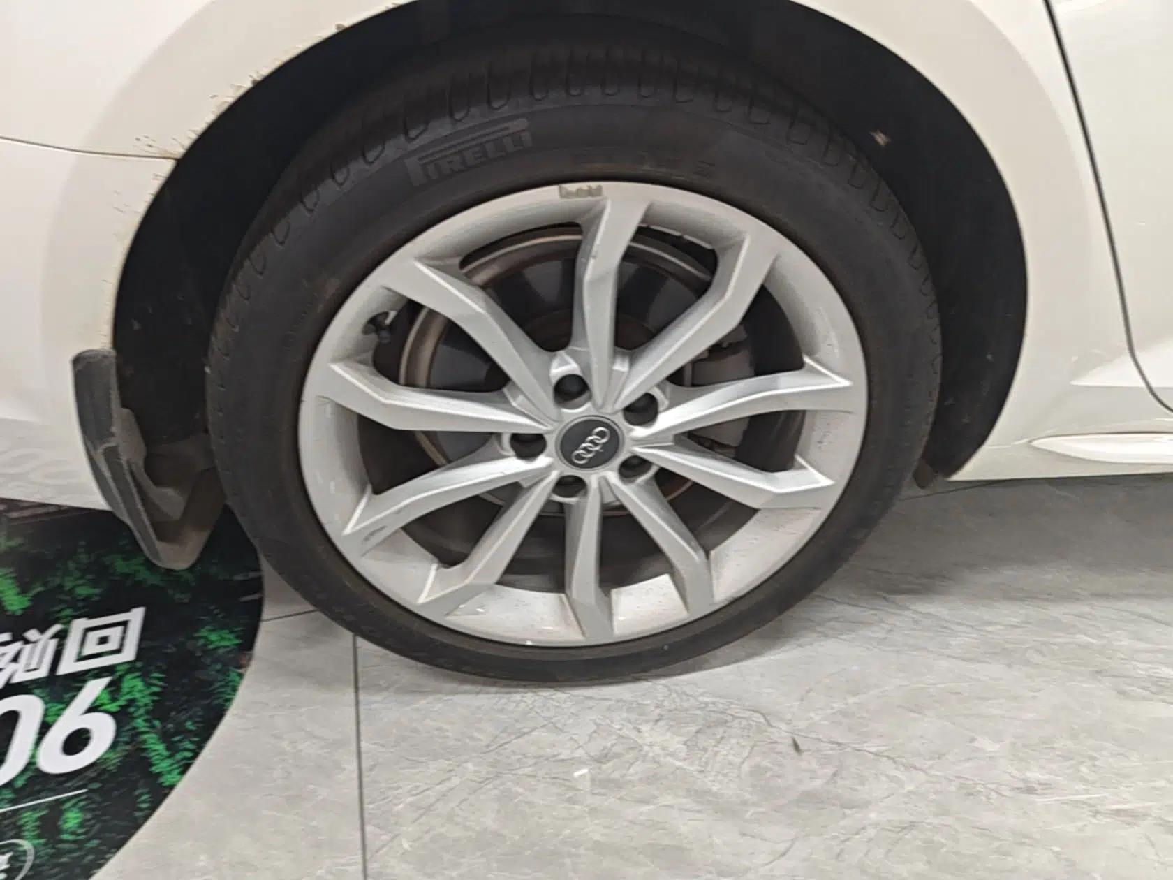 Audi A4L 2019 40 TFSI Fashion Edition China VI Emission Standard — миниатюра 11