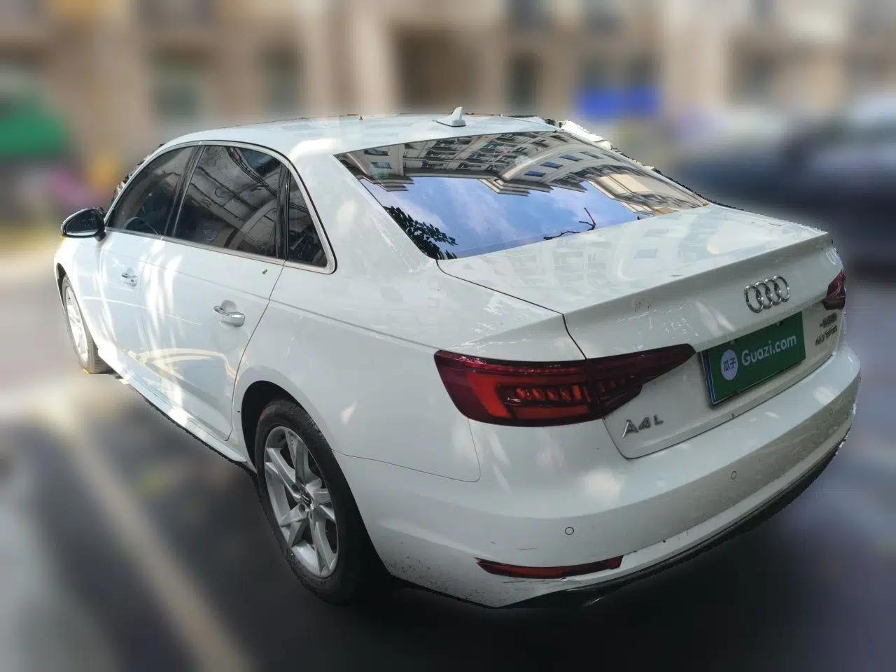 Audi A4L 2018 30th Anniversary Edition 40 TFSI Trendy Model — миниатюра 4