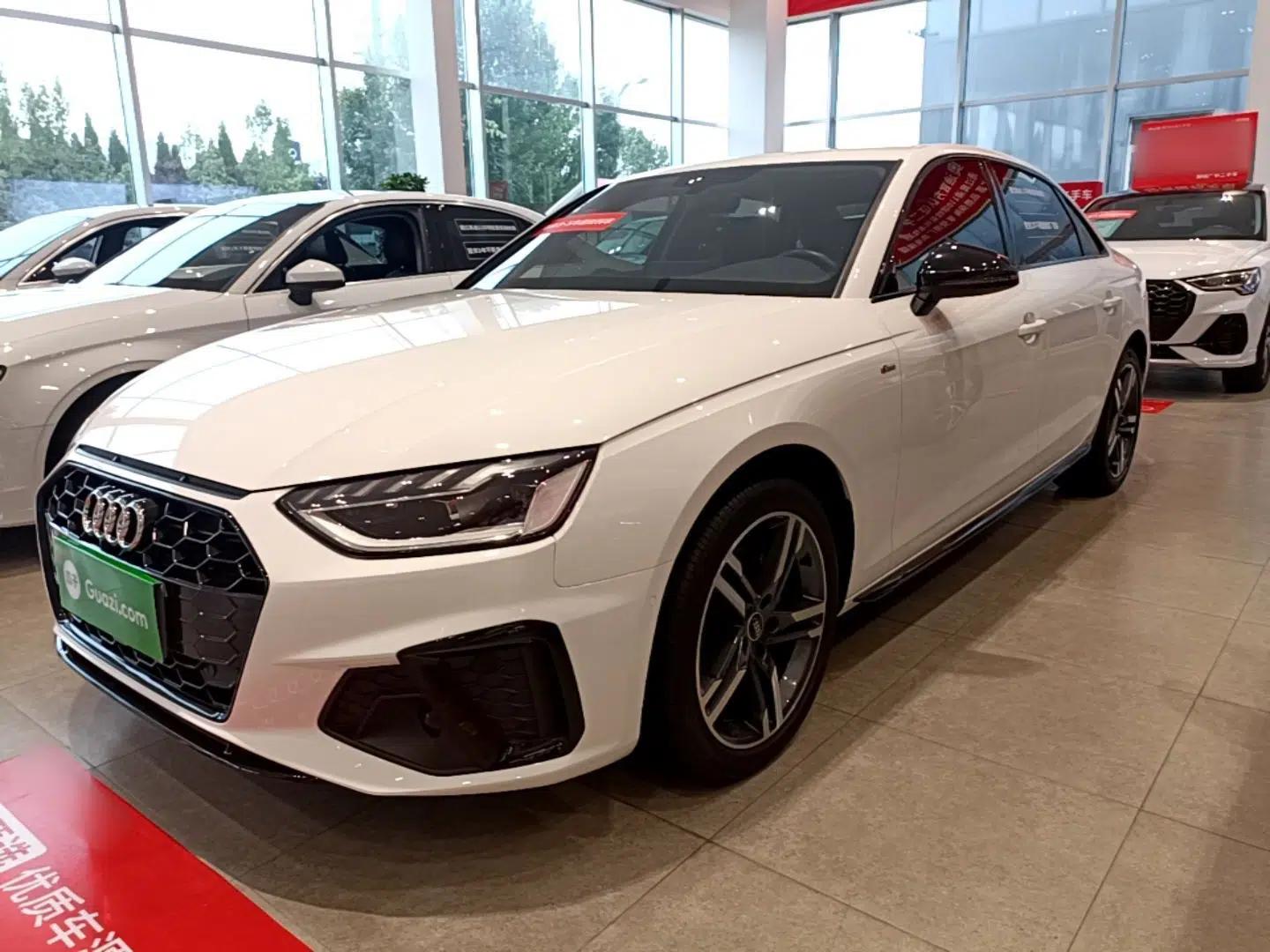 Audi A4L 2022 40 TFSI Luxury Dynamic Model — миниатюра 1