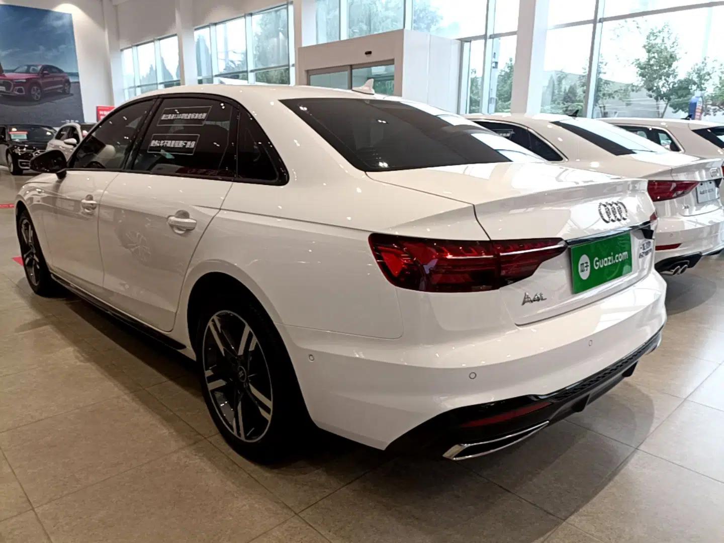 Audi A4L 2022 40 TFSI Luxury Dynamic Model — миниатюра 13