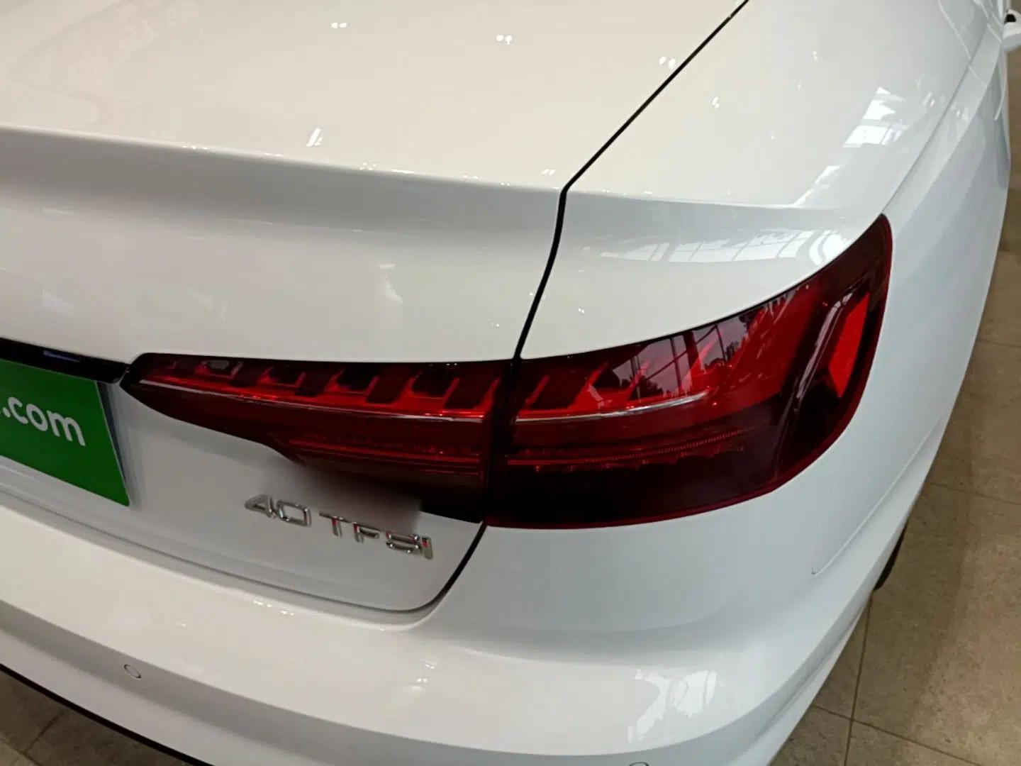 Audi A4L 2022 40 TFSI Luxury Dynamic Model — миниатюра 14