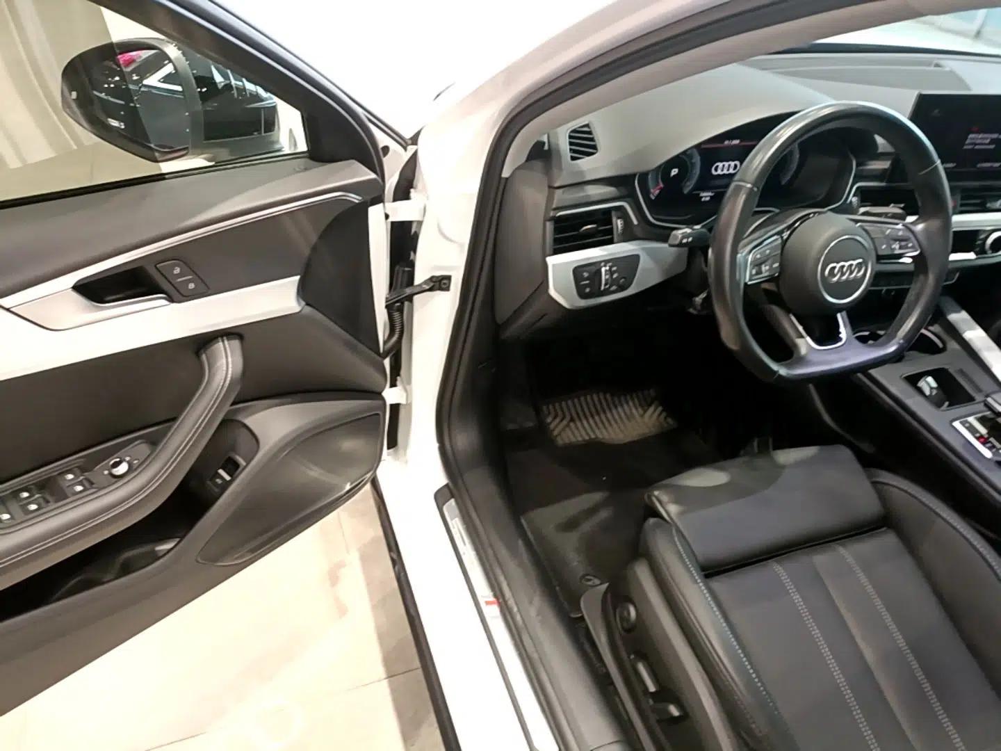 Audi A4L 2022 40 TFSI Luxury Dynamic Model — миниатюра 23