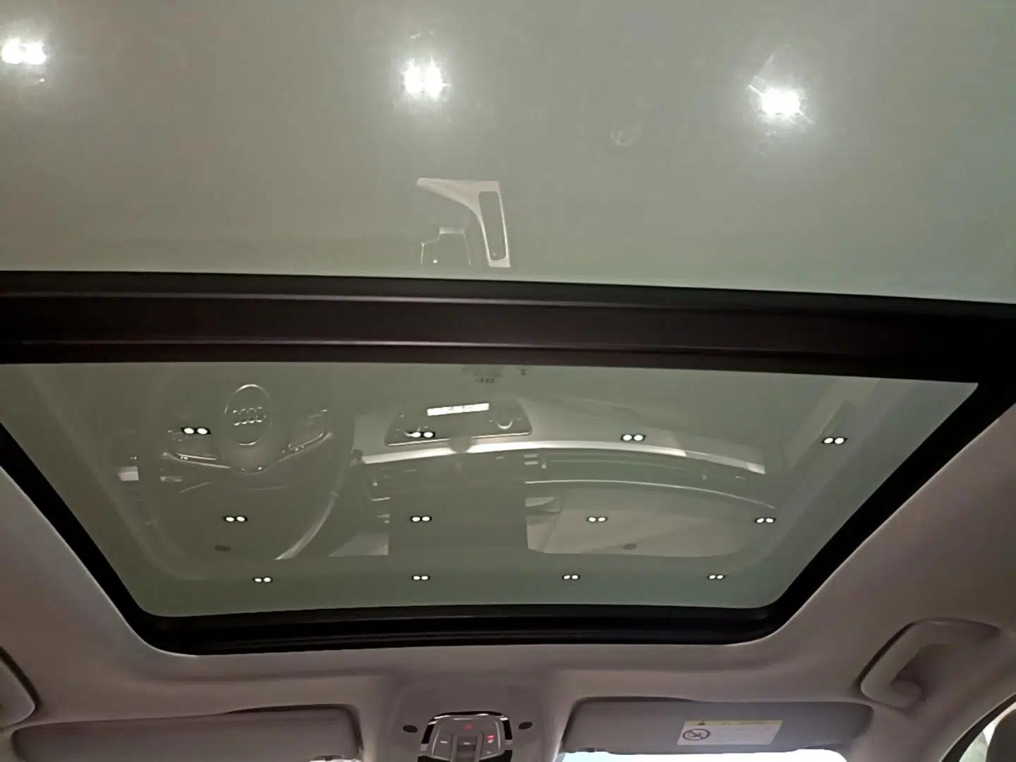 Audi A4L 2022 40 TFSI Luxury Dynamic Model — миниатюра 26