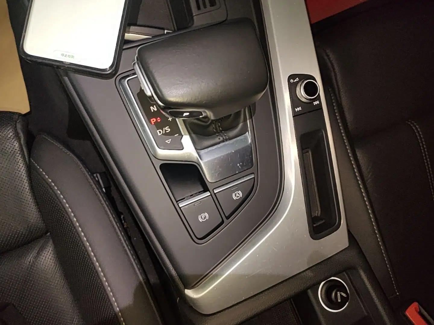 Audi A4L 2020 40 TFSI Luxury Dynamic Model — миниатюра 16