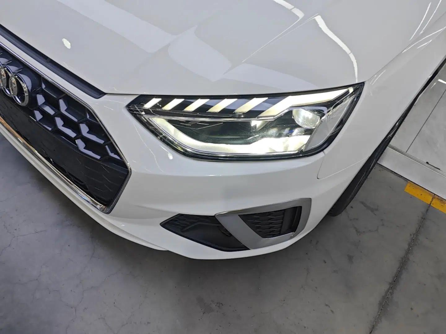 Audi A4L 2020 40 TFSI Luxury Dynamic Model — миниатюра 8