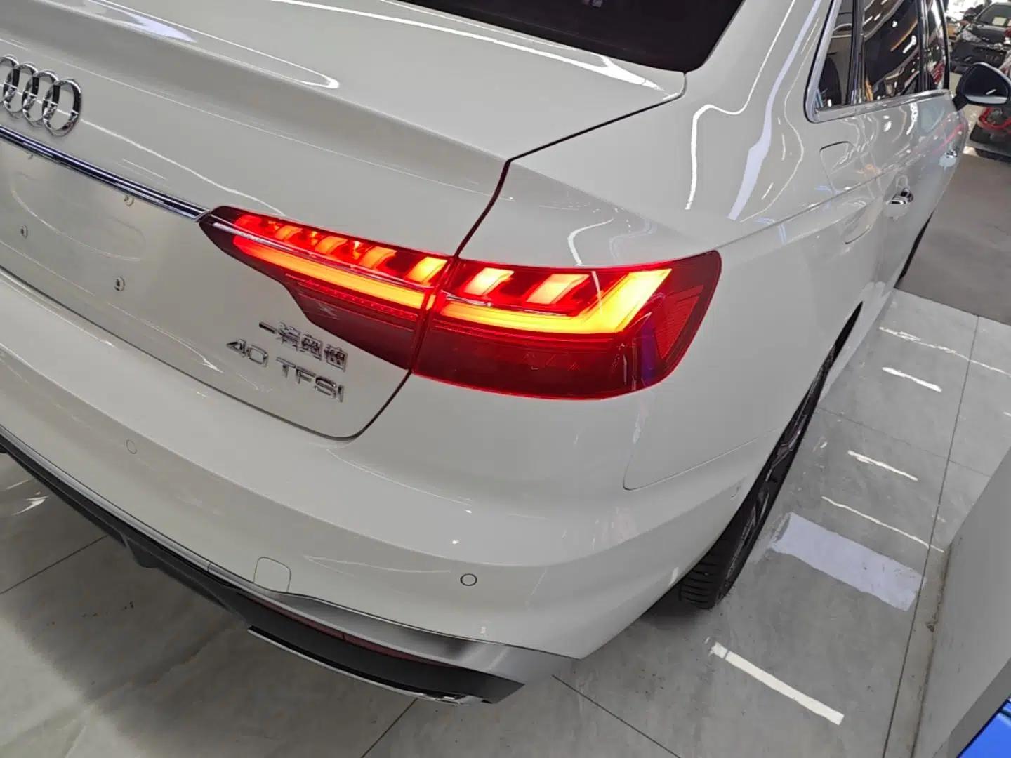Audi A4L 2020 40 TFSI Luxury Dynamic Model — миниатюра 9