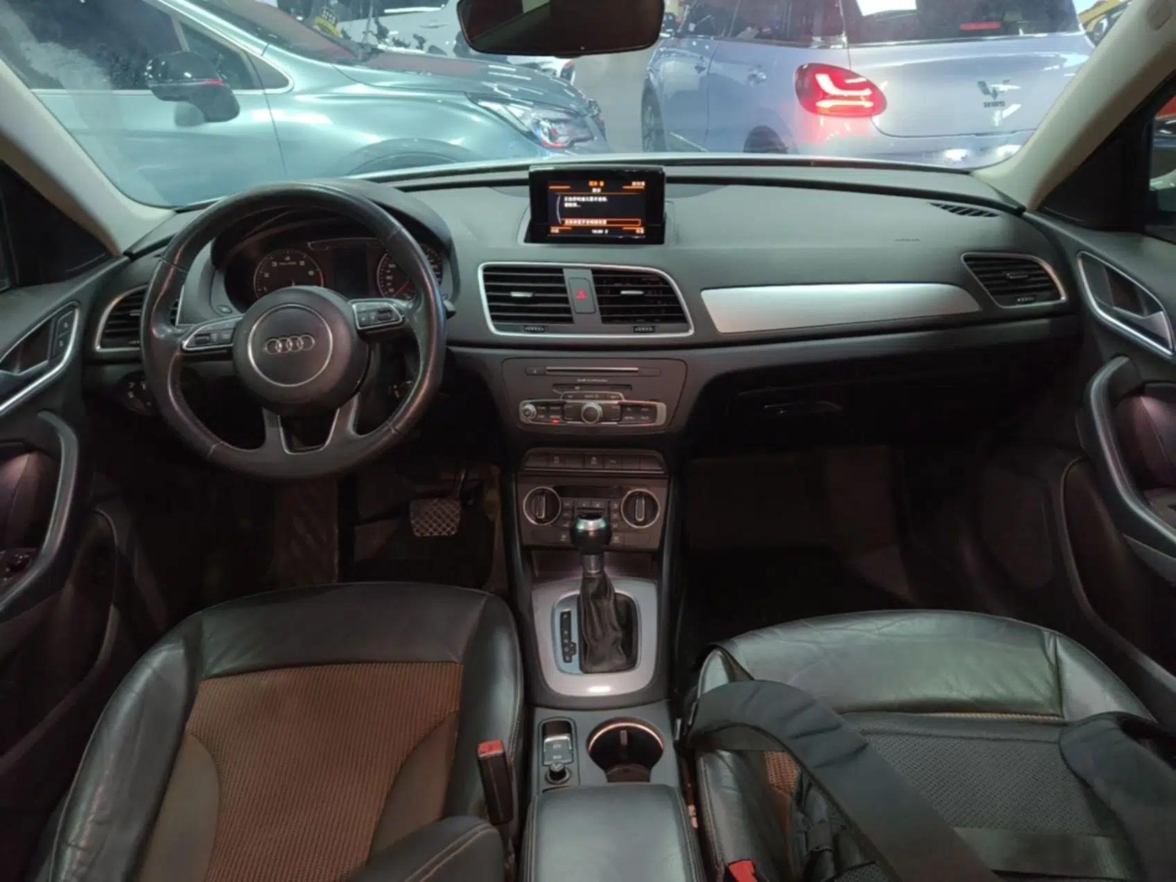 Audi Q3 2018 30th Anniversary Edition 30 TFSI Fashion Model — миниатюра 12