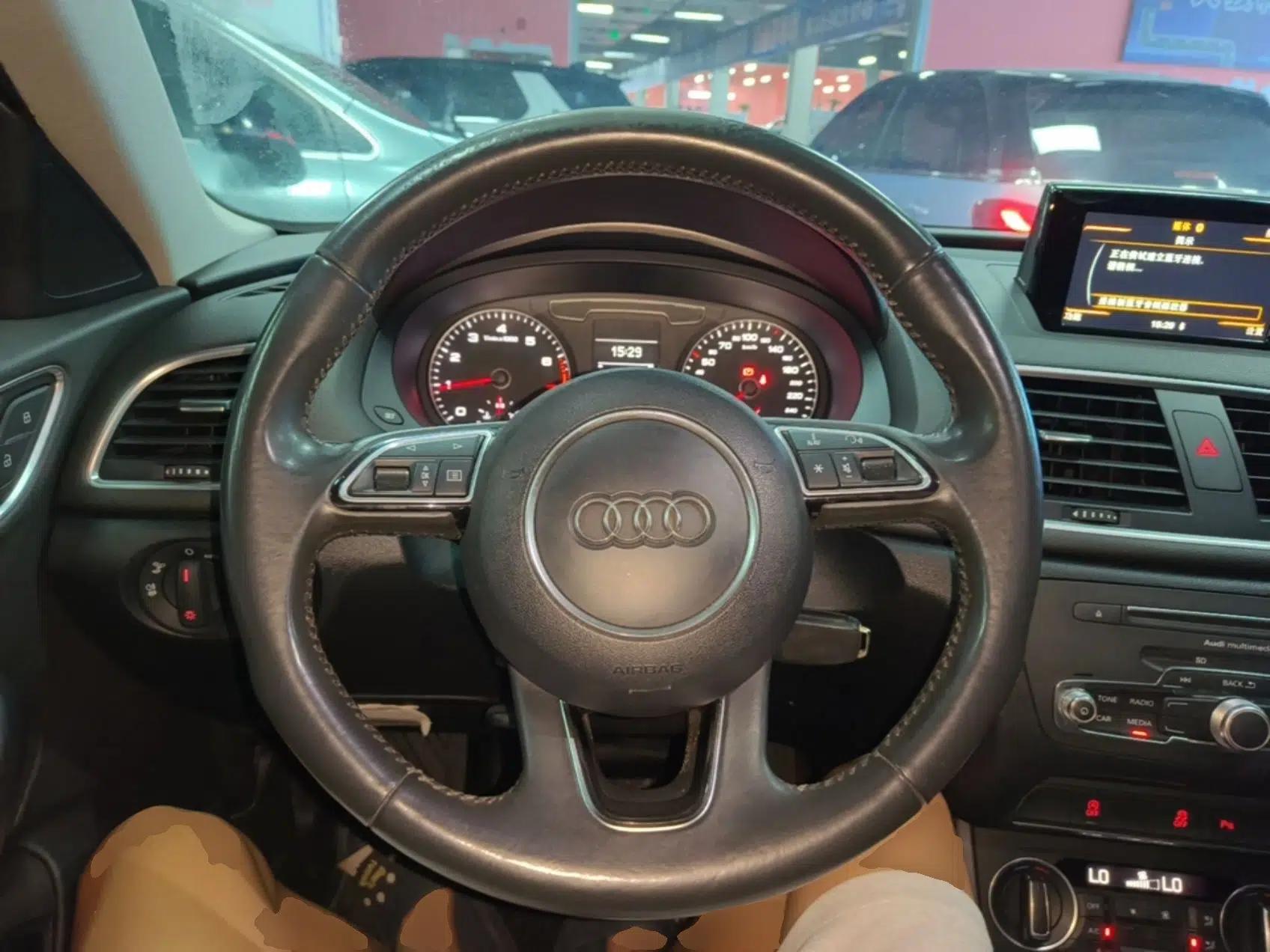 Audi Q3 2018 30th Anniversary Edition 30 TFSI Fashion Model — миниатюра 13