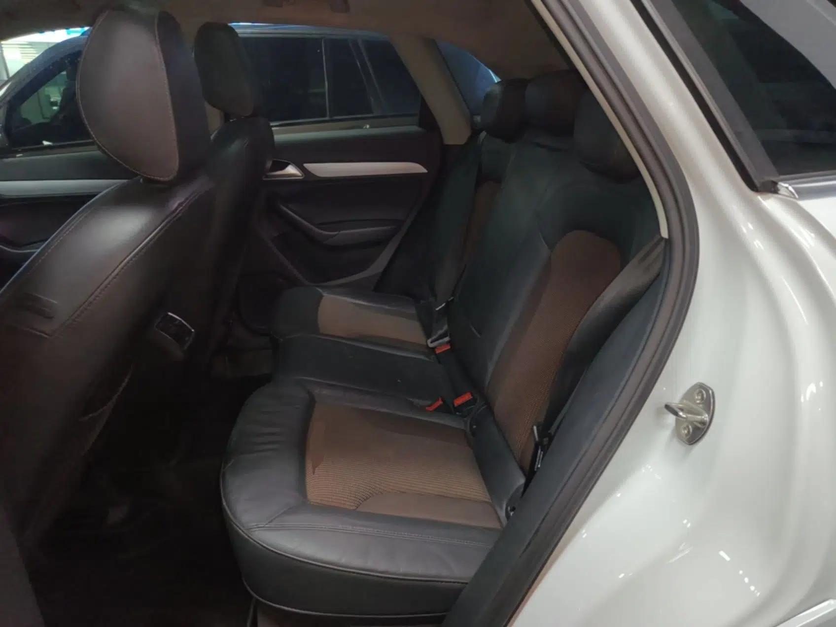 Audi Q3 2018 30th Anniversary Edition 30 TFSI Fashion Model — миниатюра 20