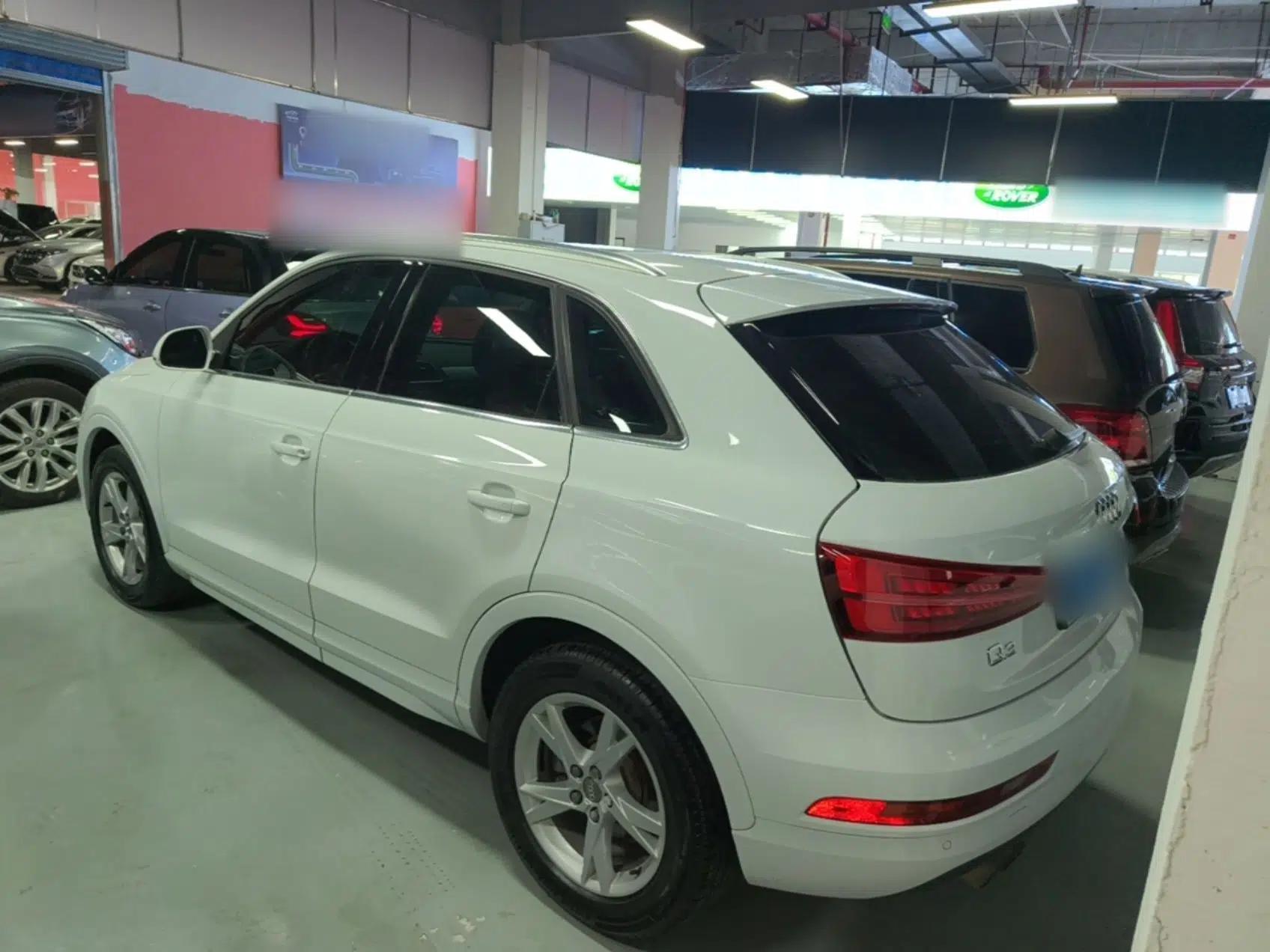 Audi Q3 2018 30th Anniversary Edition 30 TFSI Fashion Model — миниатюра 4