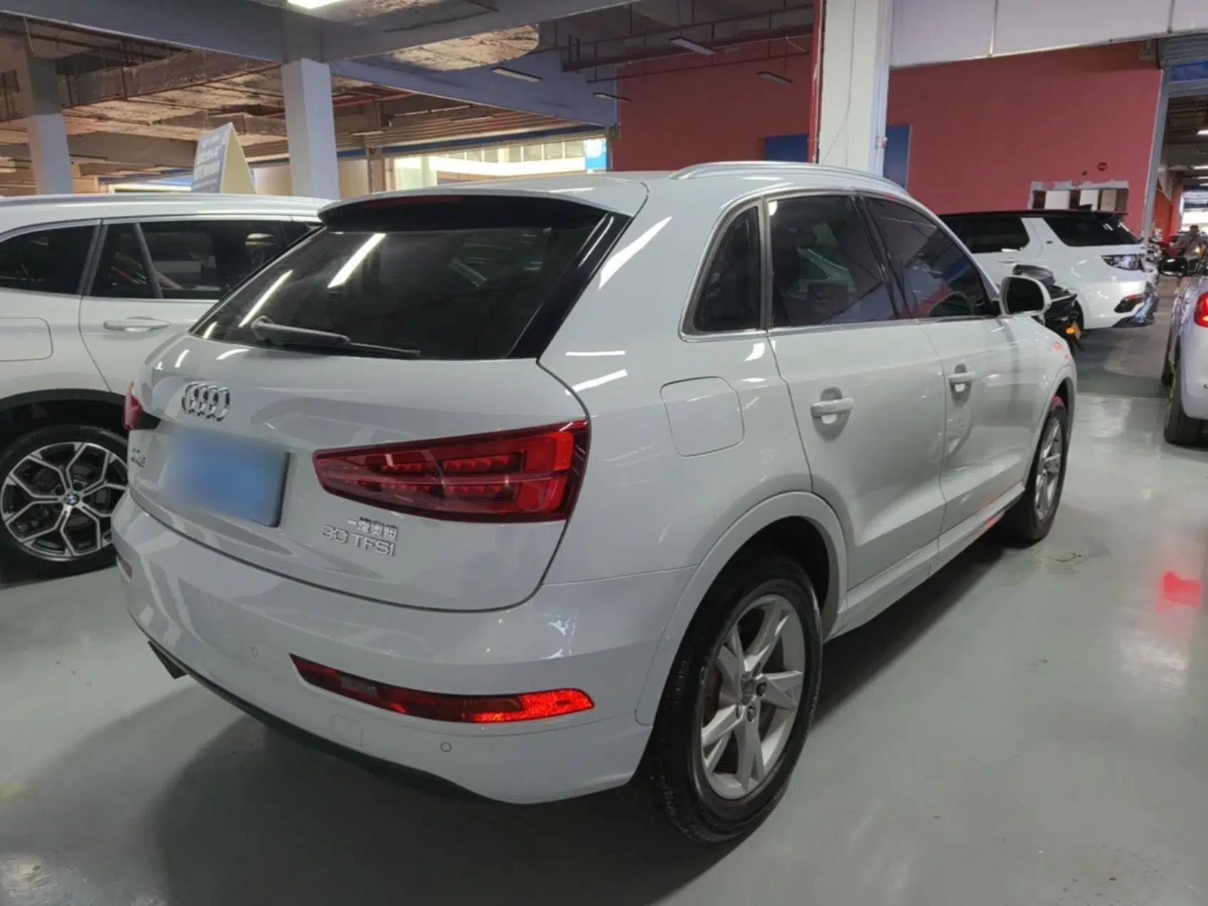 Audi Q3 2018 30th Anniversary Edition 30 TFSI Fashion Model — миниатюра 6