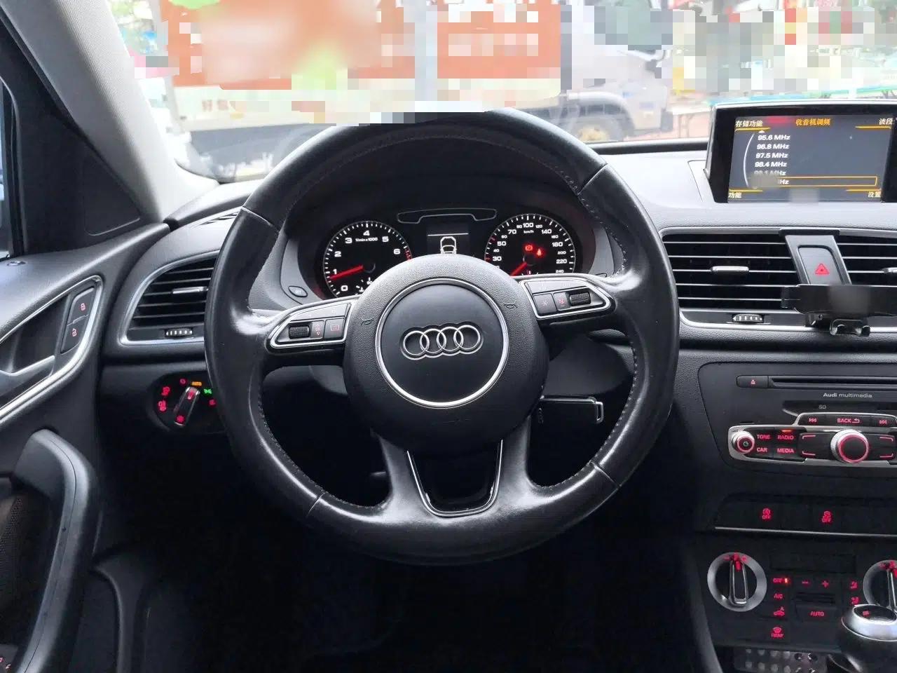 Audi Q3 2015 30 TFSI Comfort Model — миниатюра 10