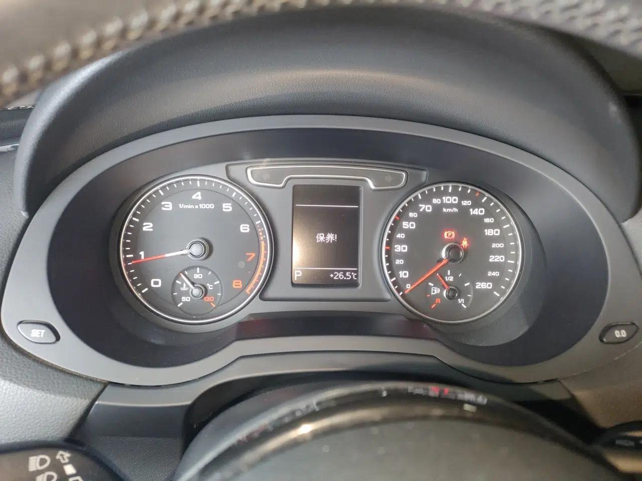 Audi Q3 2015 35 TFSI Comfort Model — миниатюра 11